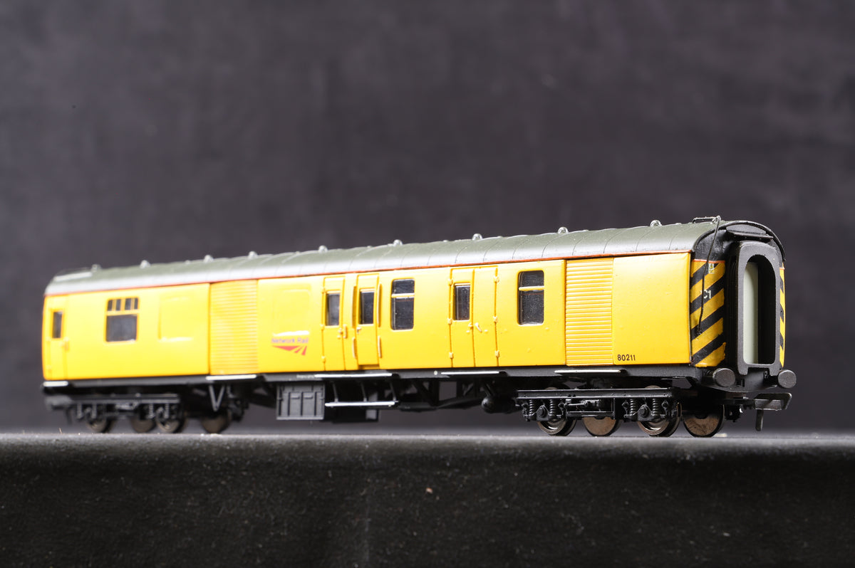 Bachmann OO Network Rail Mk1 Generator Coach &#39;80211&#39; Resprayed