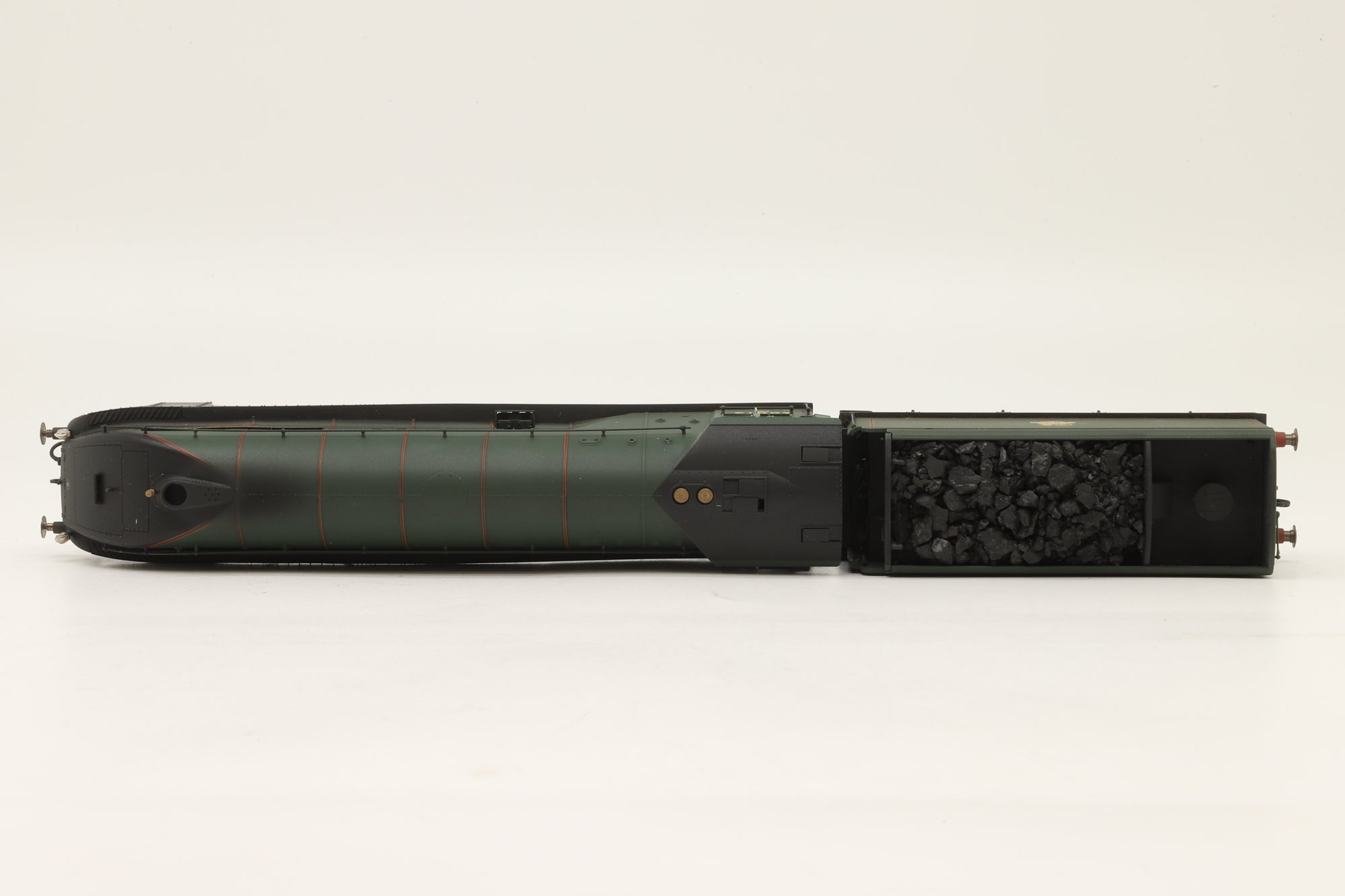 Hornby OO R2825 Class A4 '60012' 'Commonwealth Of Australia' BR Lined Green L/C Weathered Ltd Ed 426/ 1000