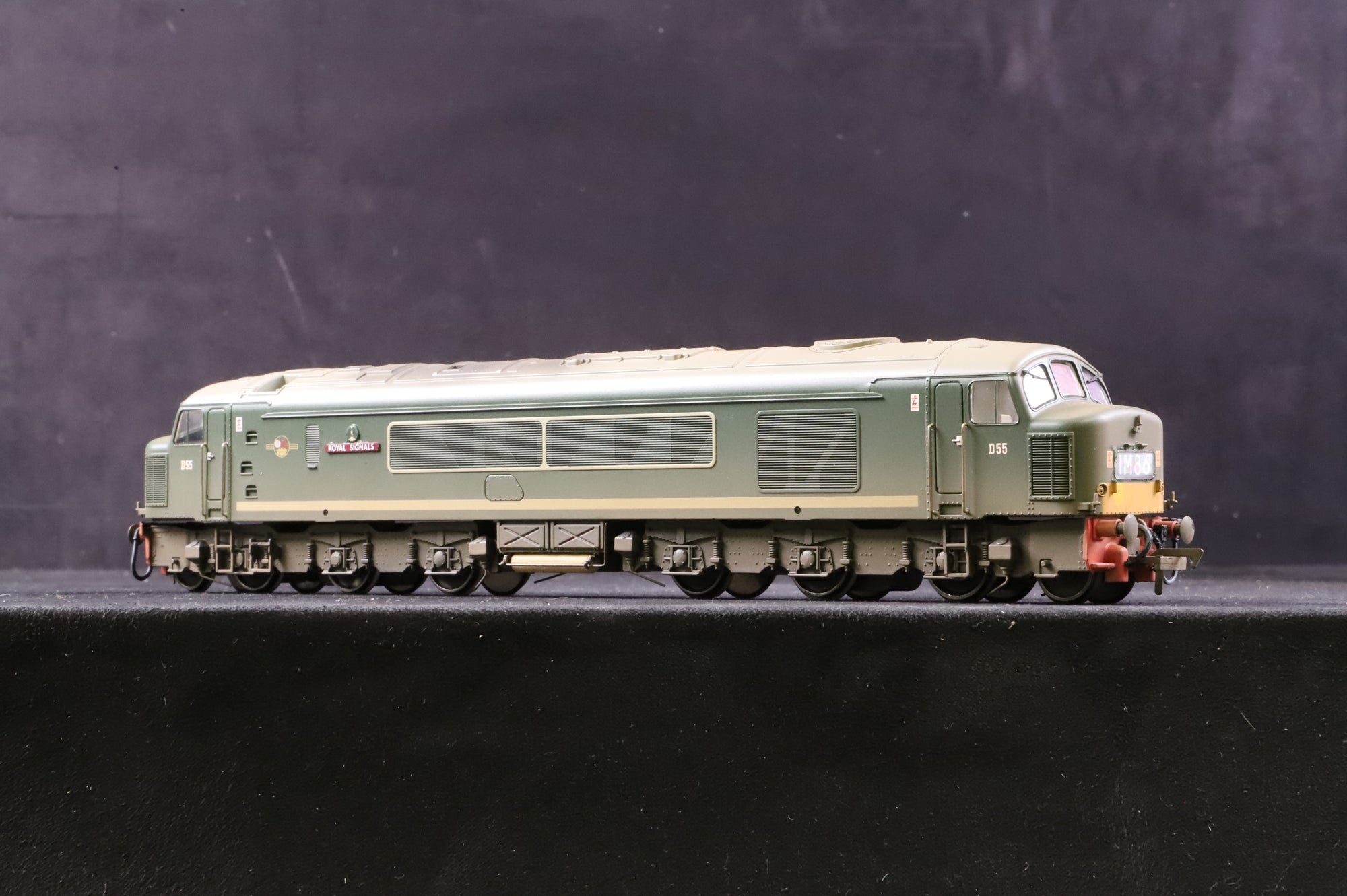 Bachmann OO 32-675Z Class 45 D55 'Royal Signals' in BR Green - Weathered