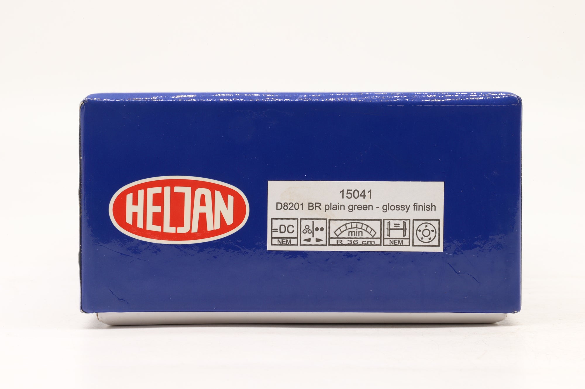 Heljan OO 15041 Class 15 D8201 in Plain BR Green – Glossy Finish