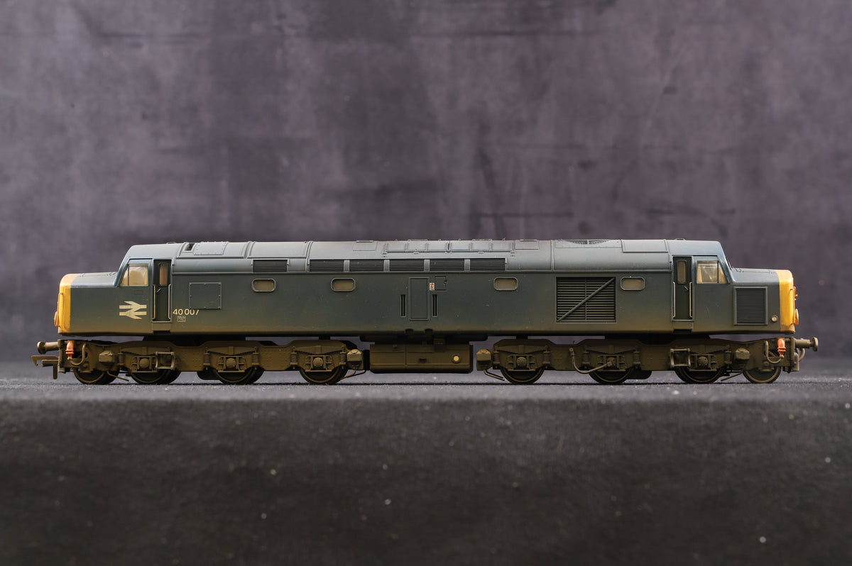 Bachmann OO Class 40 &#39;40007&#39; BR Blue Weathered &amp; Renumbered