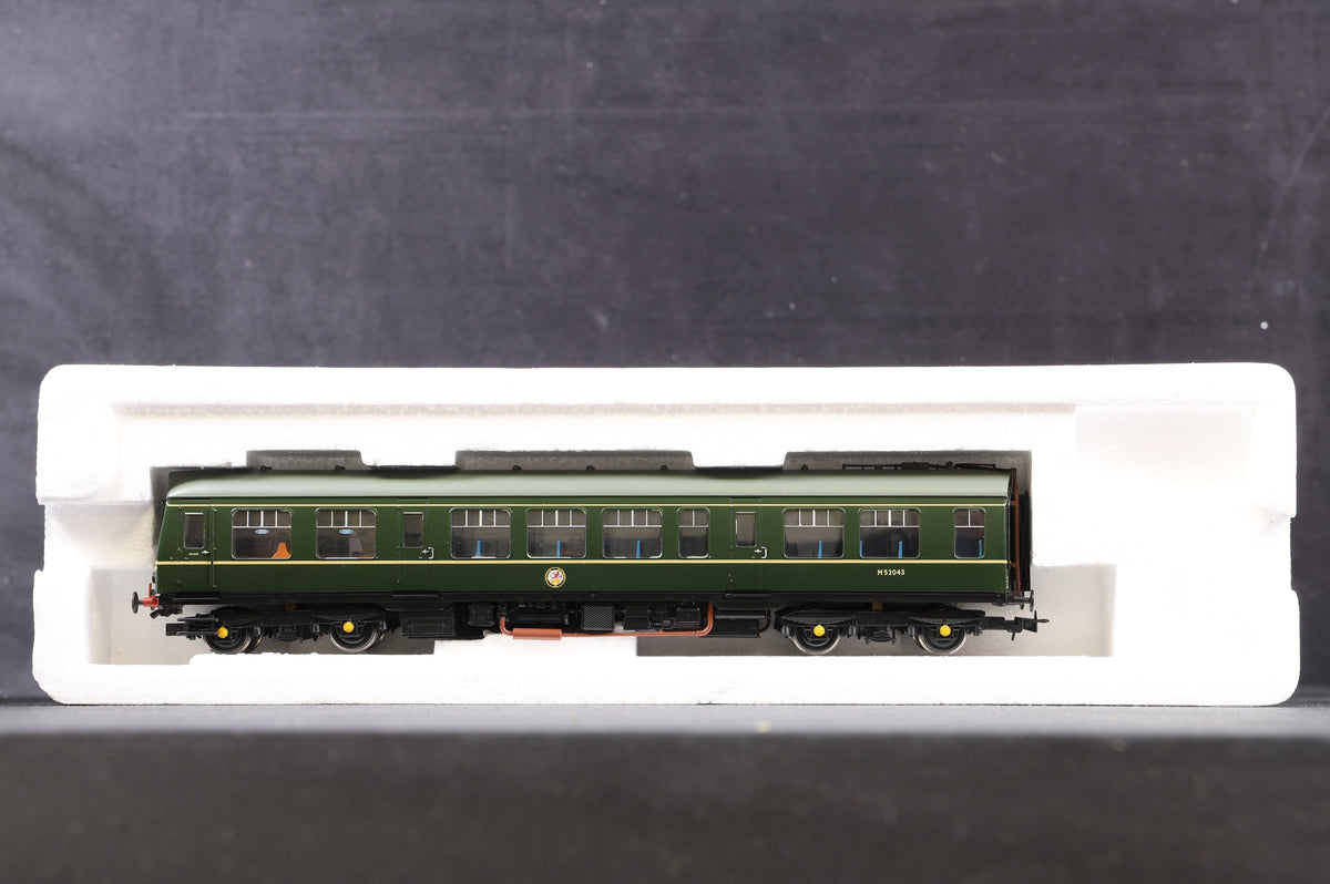 Bachmann OO 32-900A Class 108 2 Car DMU BR Green With Speed Whiskers