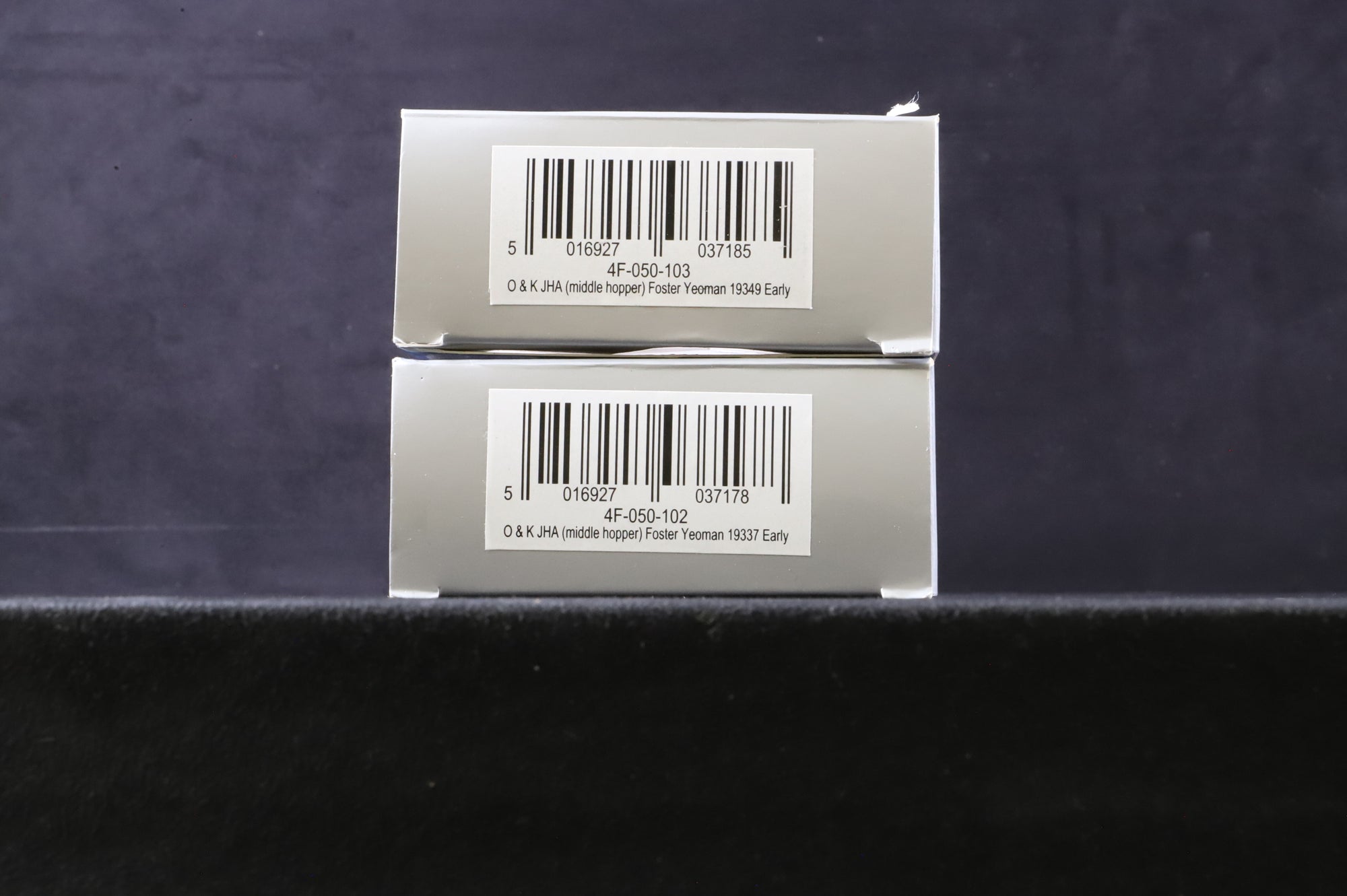 Dapol OO 4F-050-102/3 Rake of 2 JHA (Middle) Hoppers No.19337/49 in Foster Yeoman Livery