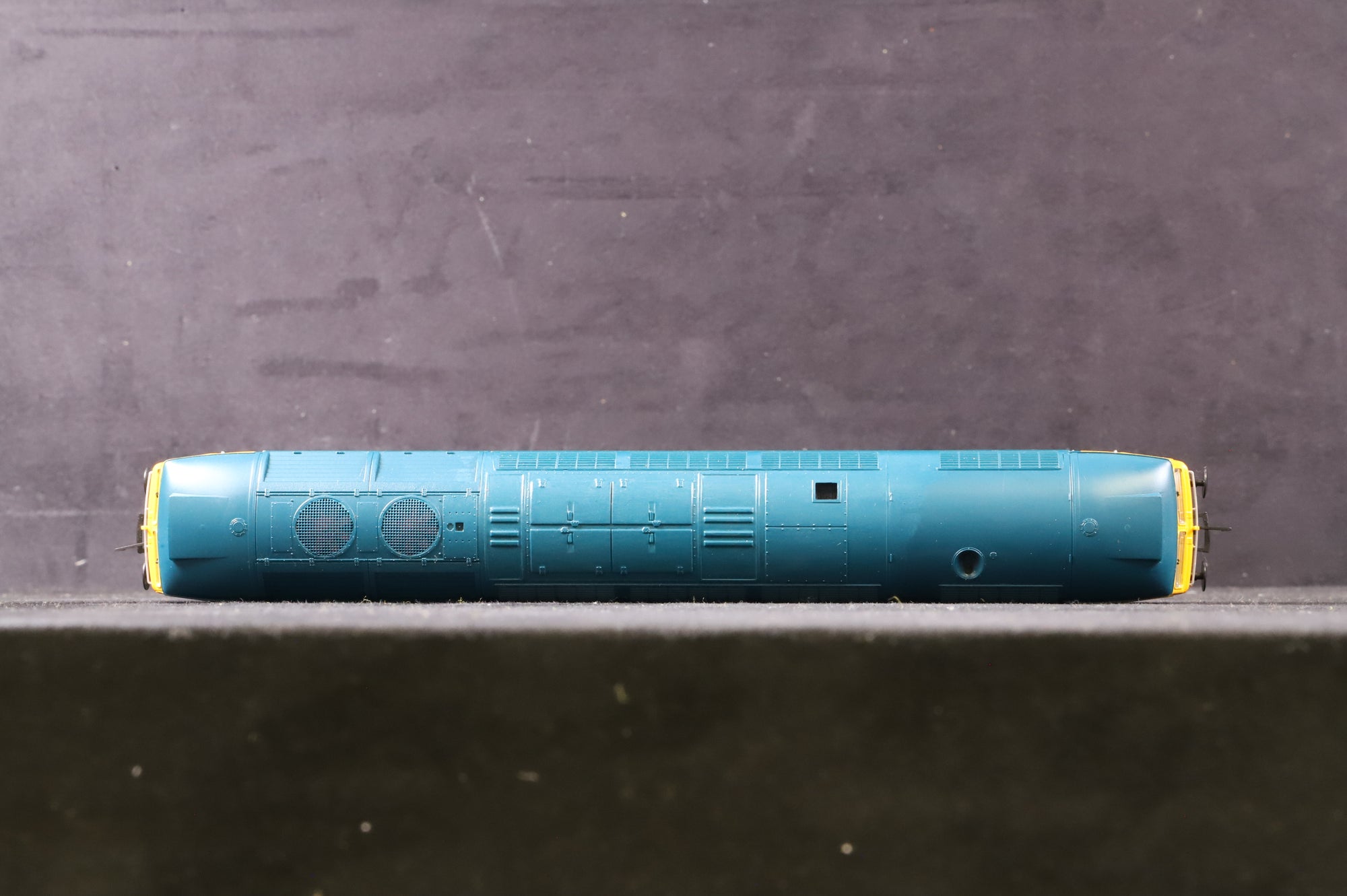 Bachmann OO Class 47 Unnumbered in BR Blue