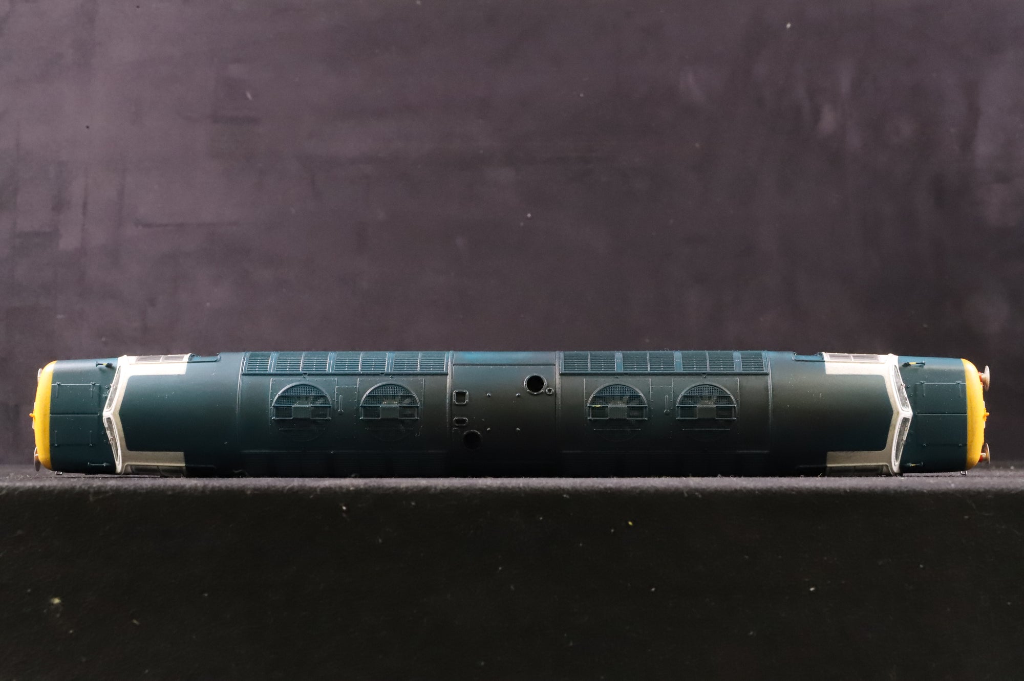 Accurascale OO ACC2165 BR EE Type 5 Class 55 Deltic '55015' 'Tulyar' BR Blue White Cabs Weathered DCC Sound