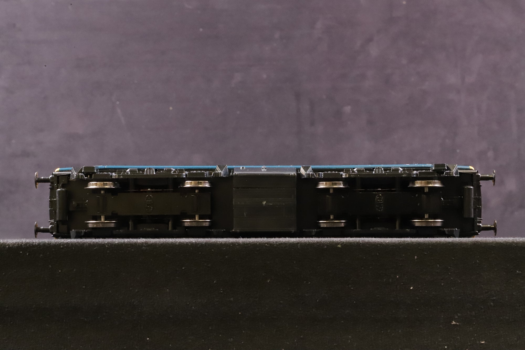 Heljan OO 35251 Class 35 Hymek D7011 in BR Blue w/ FYE