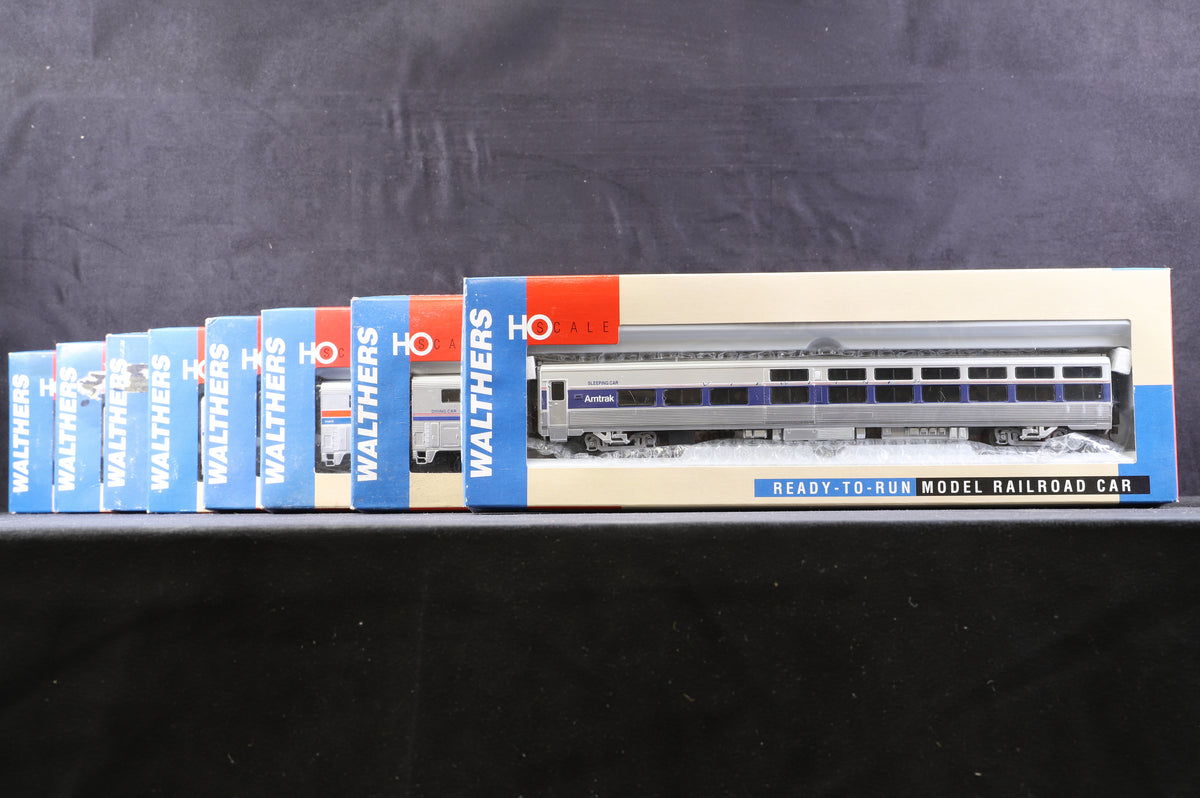 Walthers HO Rake Of 8 Amtrak Superliner Coaches Inc. 932-6141/6111/6121/6101/6162/6091