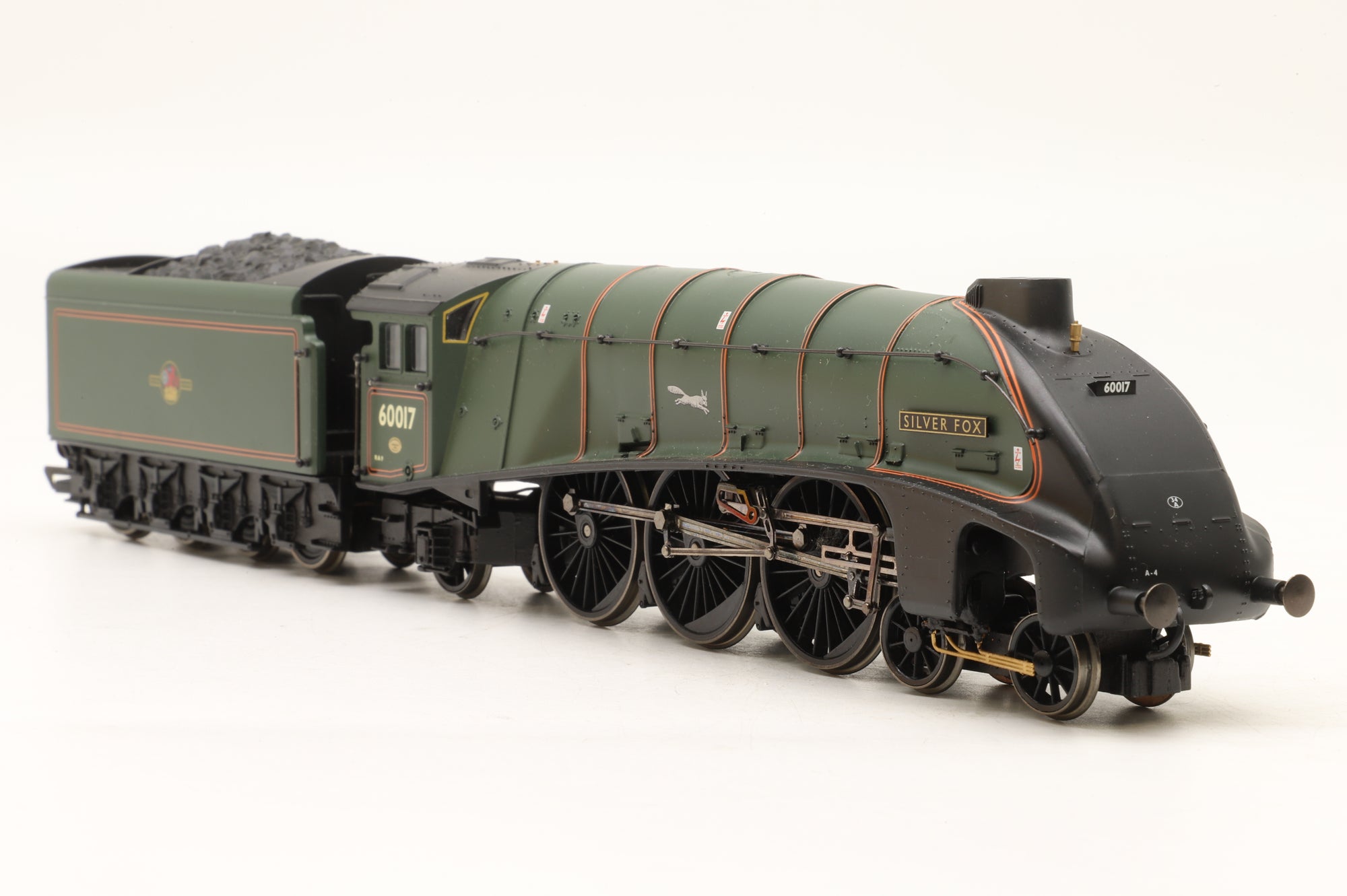 Hornby OO R2266 BR 4-6-2 Class A4 No. 60017 'Silver Fox'