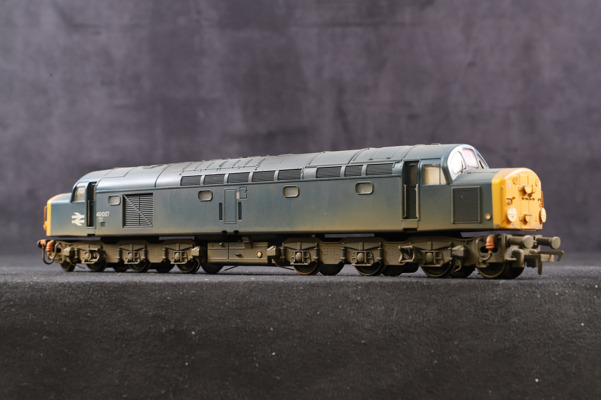 Bachmann OO Class 40 &#39;40007&#39; BR Blue Weathered &amp; Renumbered