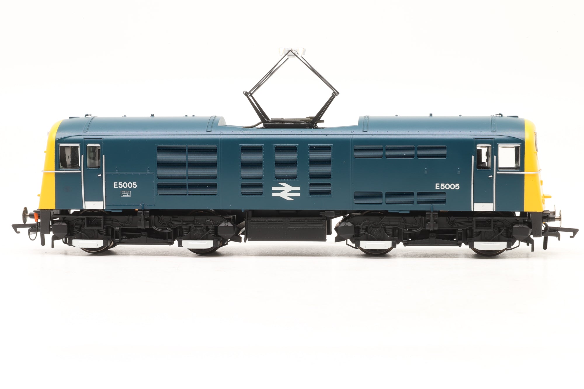 Hornby OO R3569 Class 71 E5005 in BR Blue