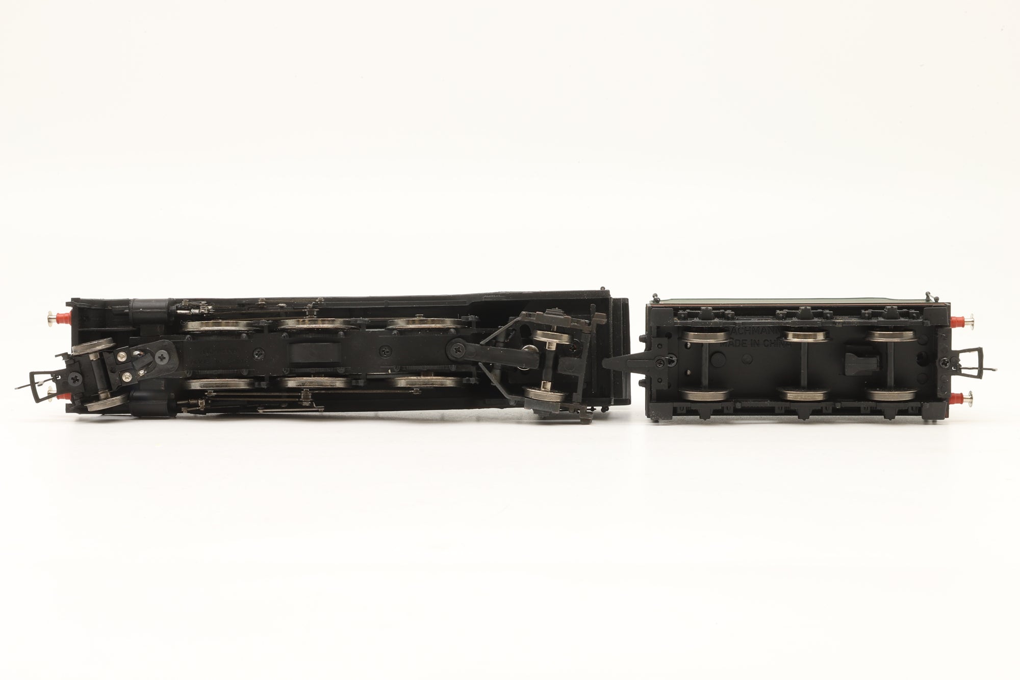 Bachmann OO 31-550 Class V2 '60800' 'Green Arrow' BR Lined Green L/C