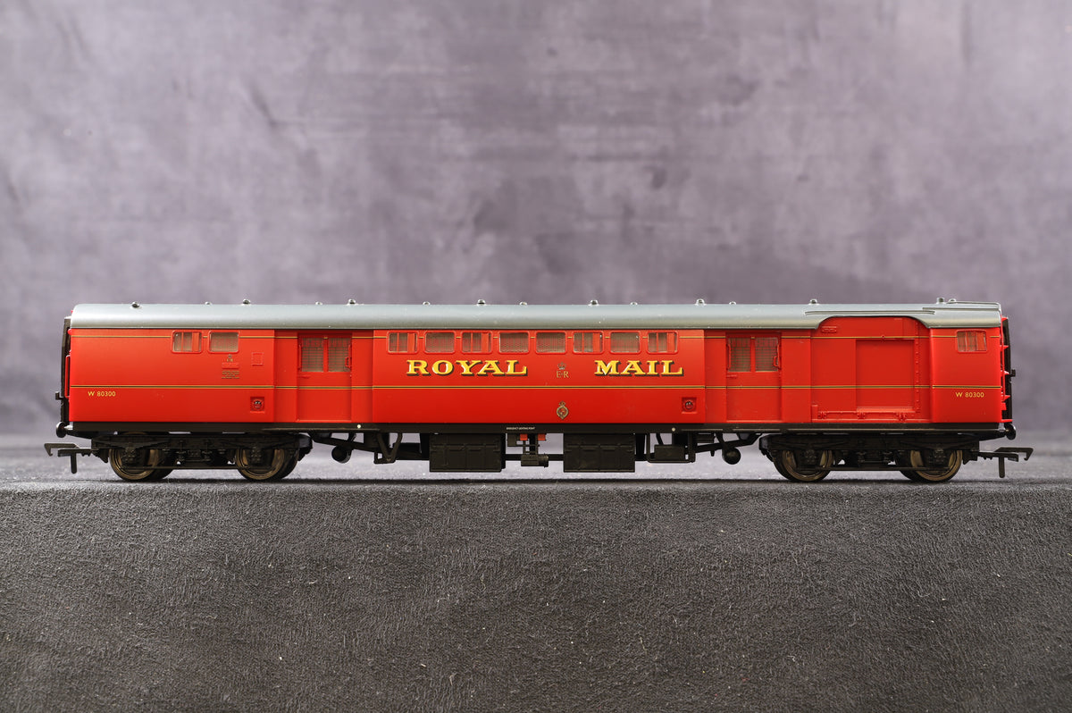 Bachmann OO Royal Mail Post Office Red Coach