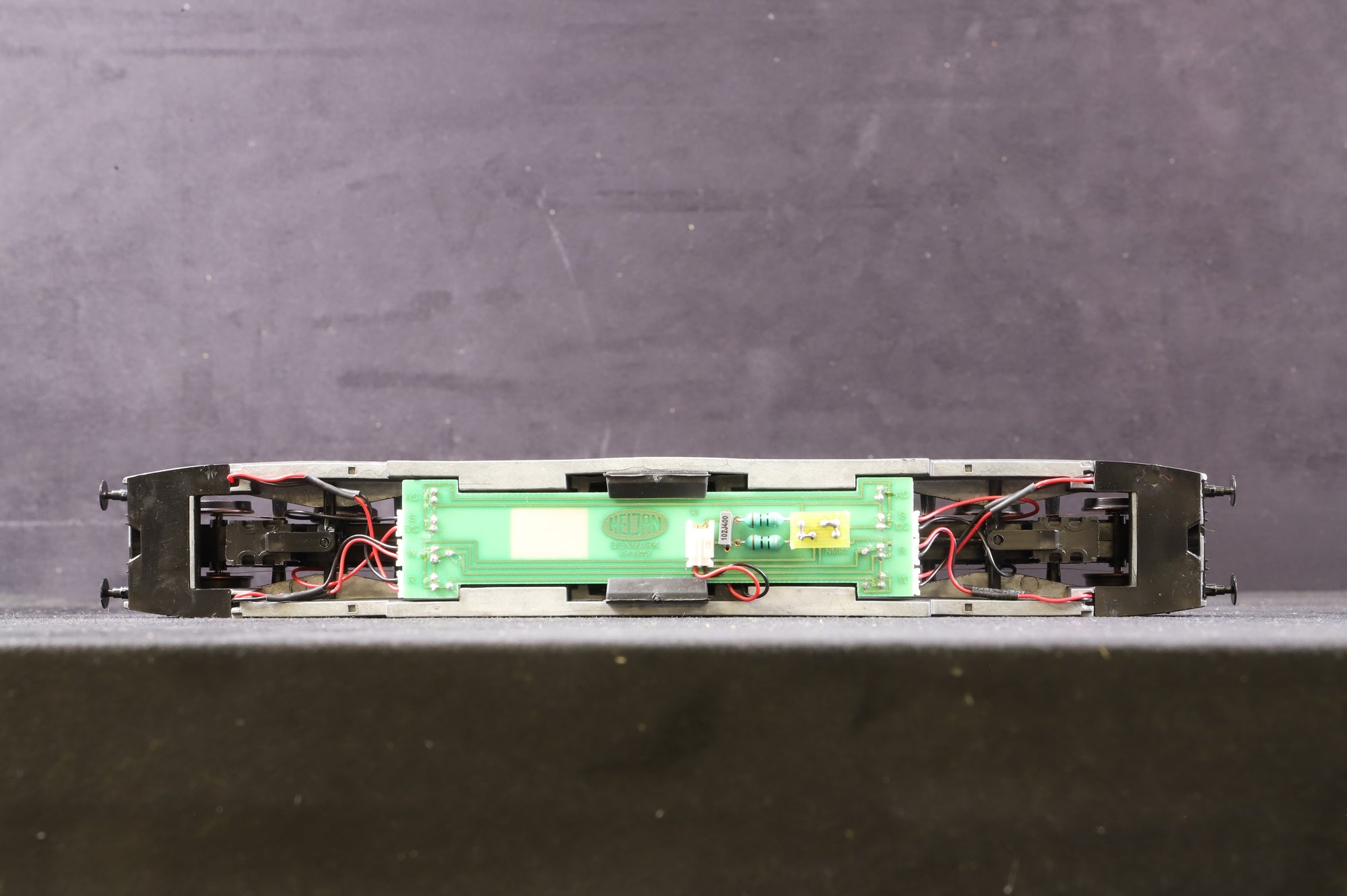 WKS Heljan OO Class 47 Chassis w/ Split Box Fuel Tank - Missing Body