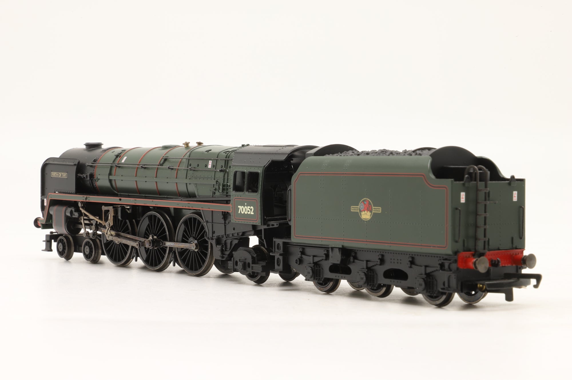 Hornby OO R2175 'Britannia Class '70052' 'Firth Of Tay' BR Lined Green L/C