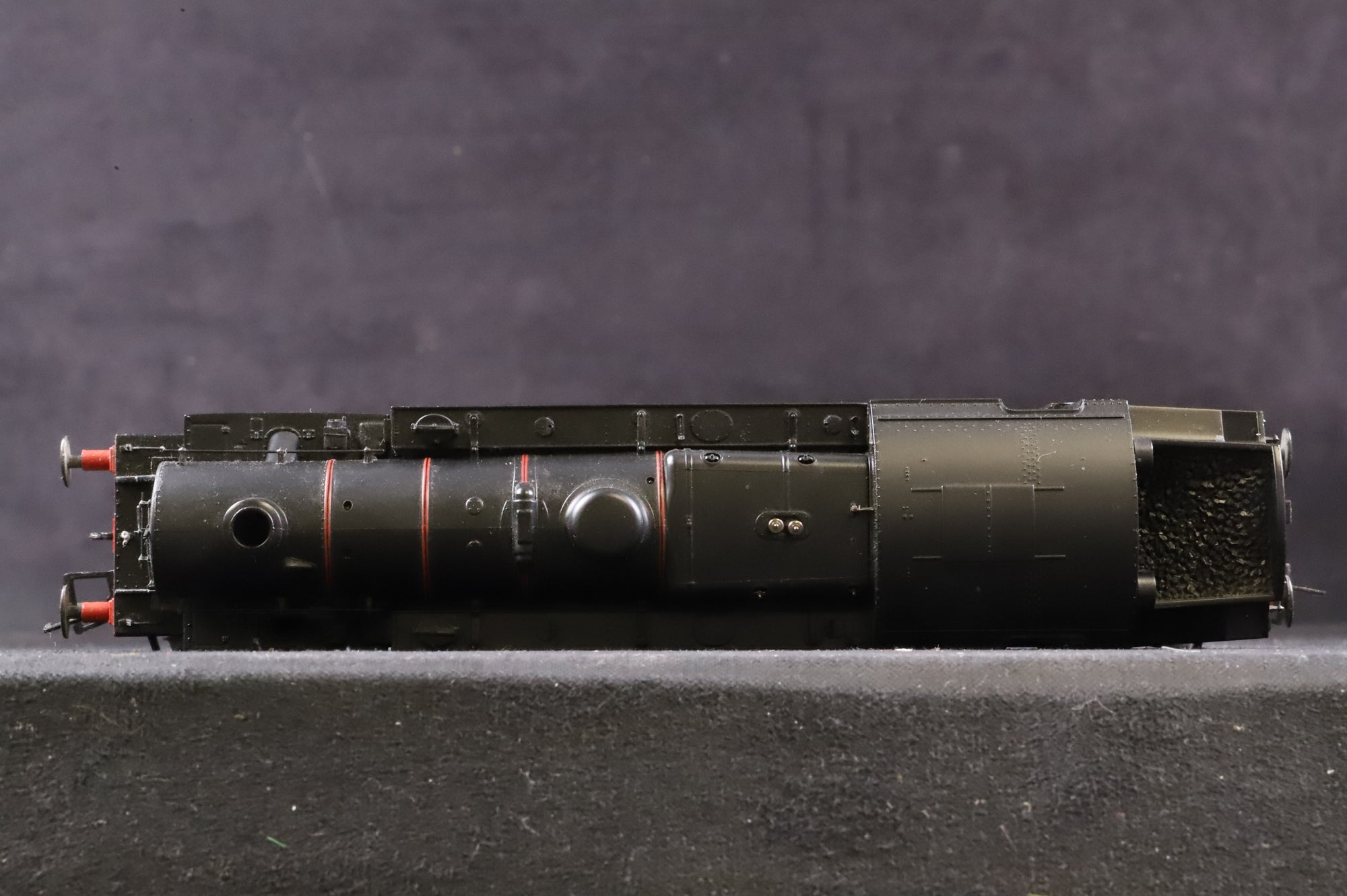 Bachmann OO 32-876 Fairburn Tank 42096 in Lined BR Black w/ Early Crests