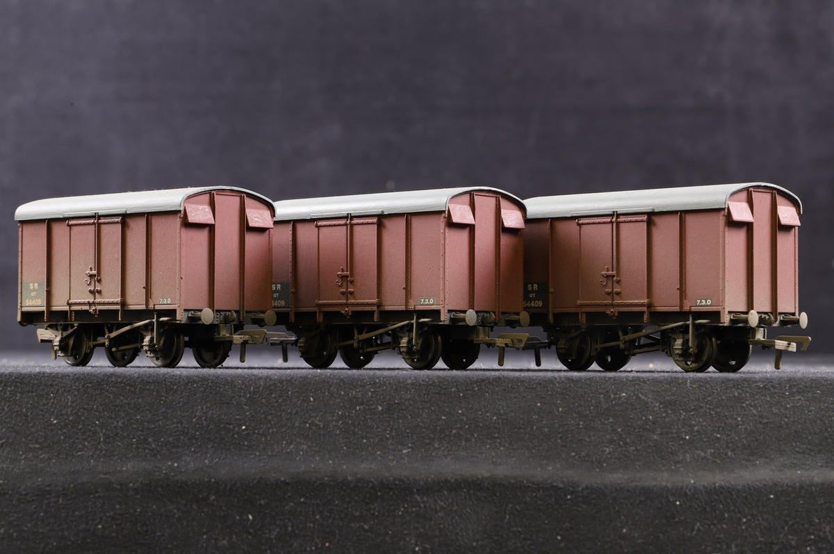 Bachmann OO Rake of 12 Box Vans