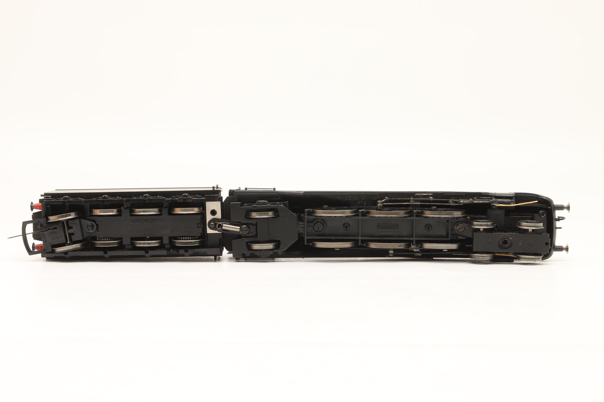 Hornby OO R2266 BR 4-6-2 Class A4 No. 60017 'Silver Fox'