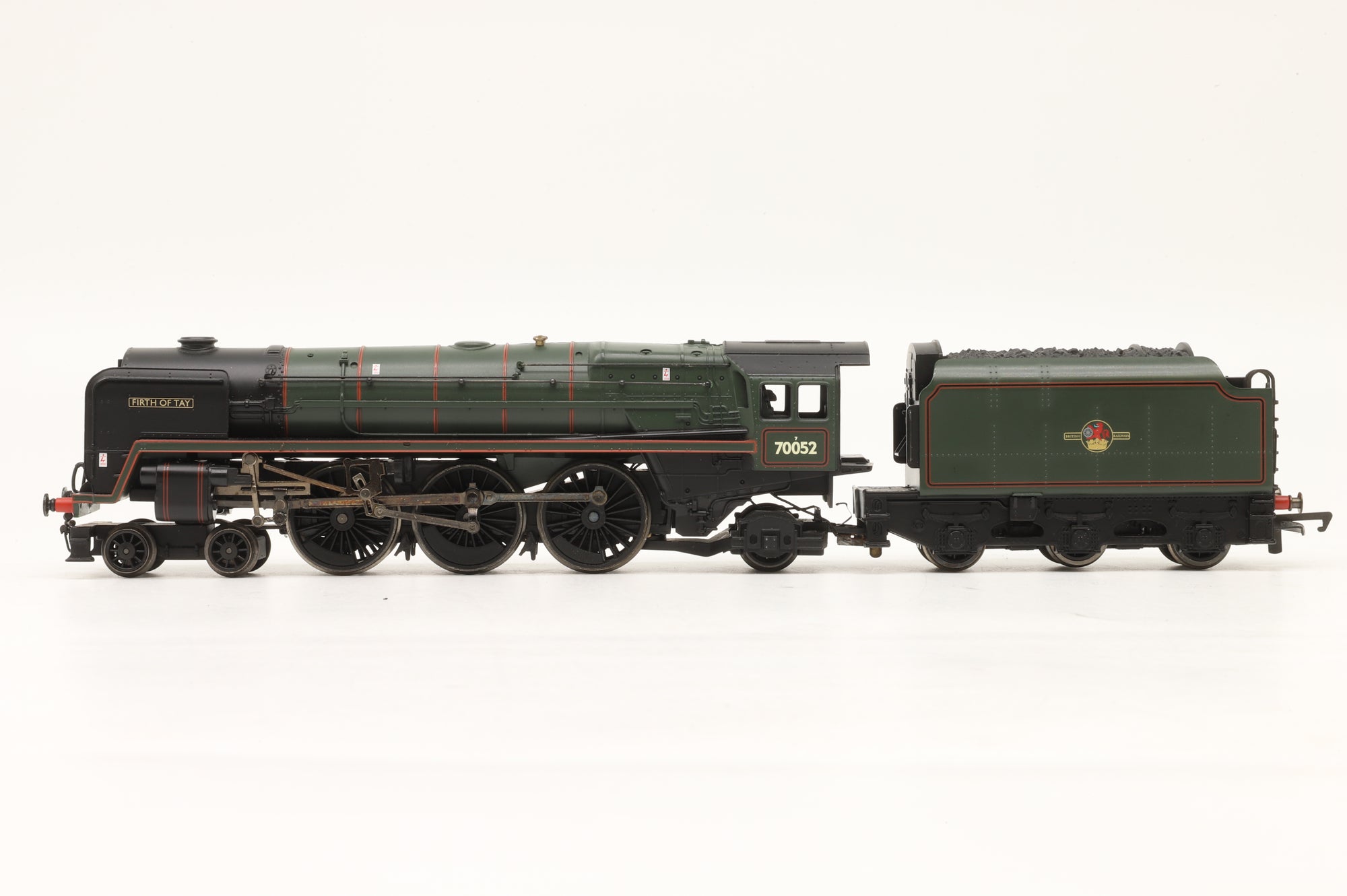 Hornby OO R2175 'Britannia Class '70052' 'Firth Of Tay' BR Lined Green L/C