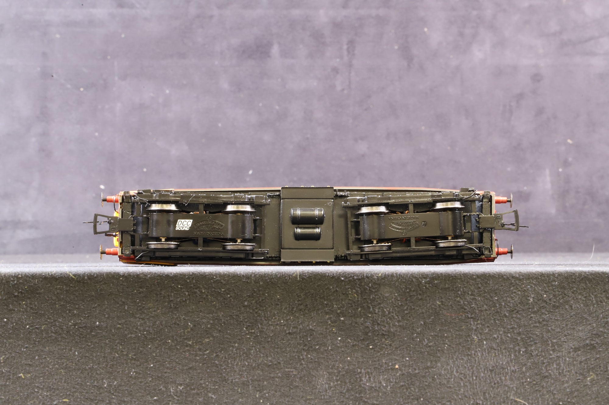 Bachmann OO 32-030 Class 20 Diesel '20132' Railfreight Indicator Box, DCC Sound