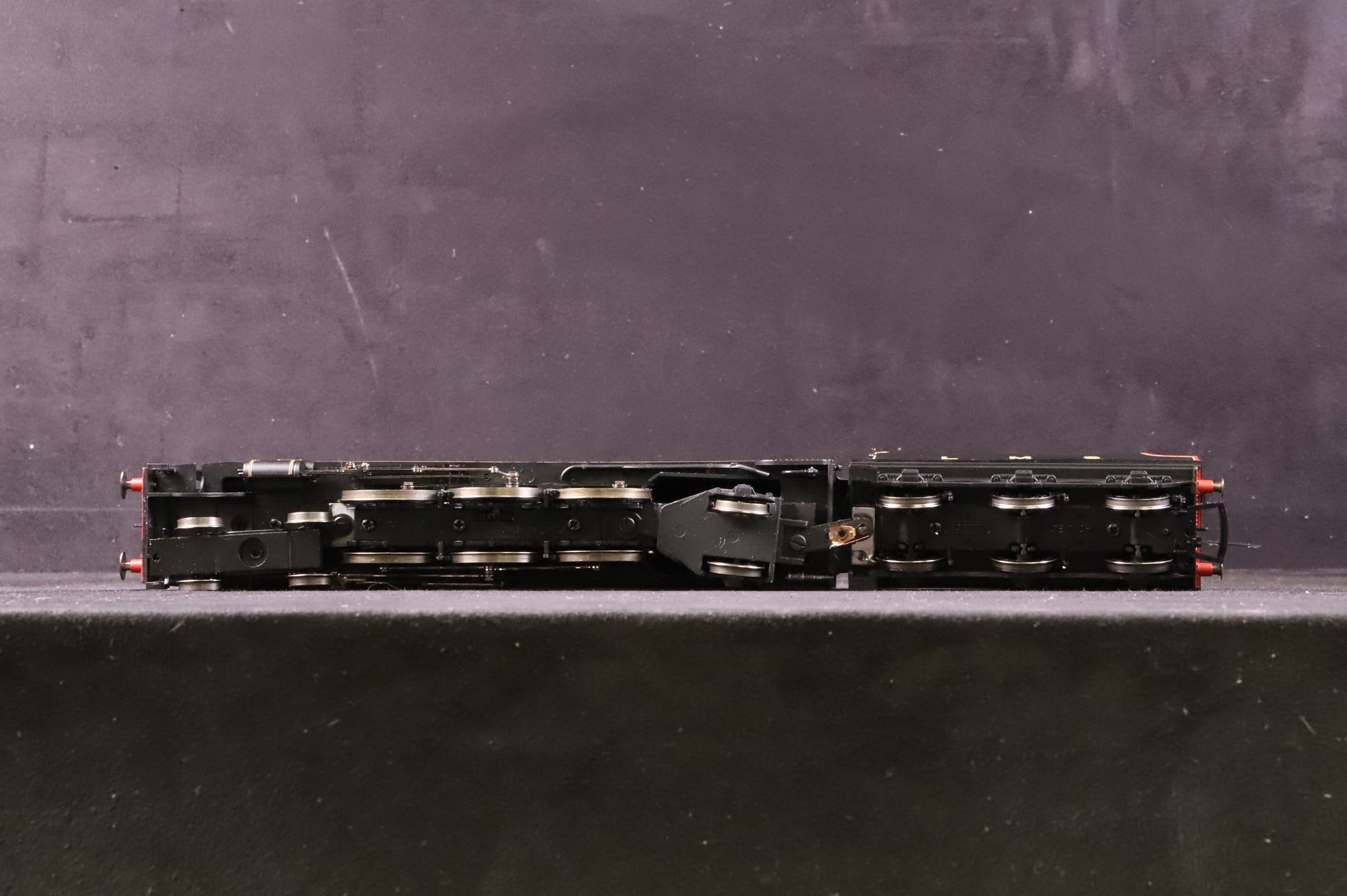 Hornby OO R2311 Duchess Class 'City of Glasgow' LMS Lined Black