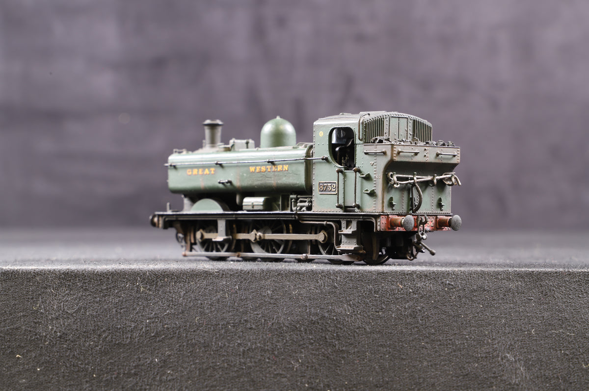 Bachmann OO Pannier Tank 0-6-0 &#39;8752&#39; GWR Green Weathered