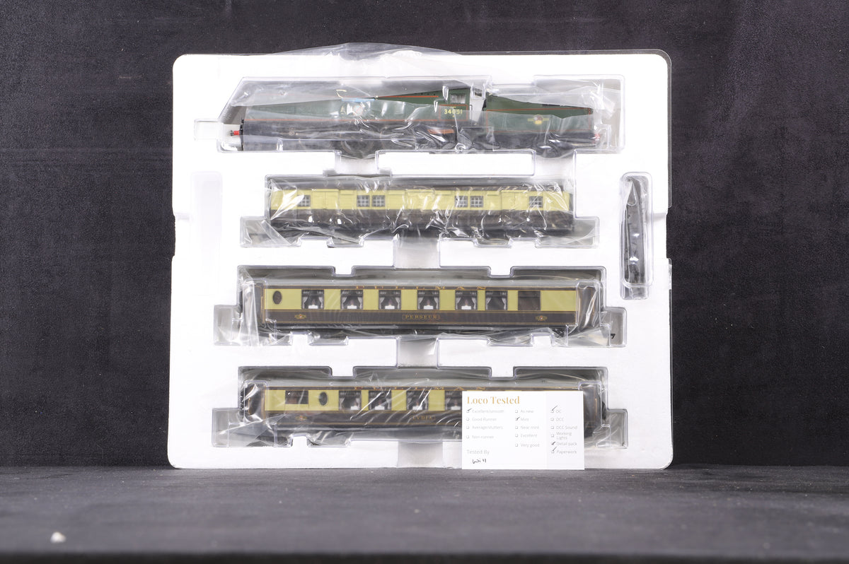 Hornby OO R3300 Sir Winston Churchill&#39;s Funeral Train Pack Ltd Ed 242/ 1500