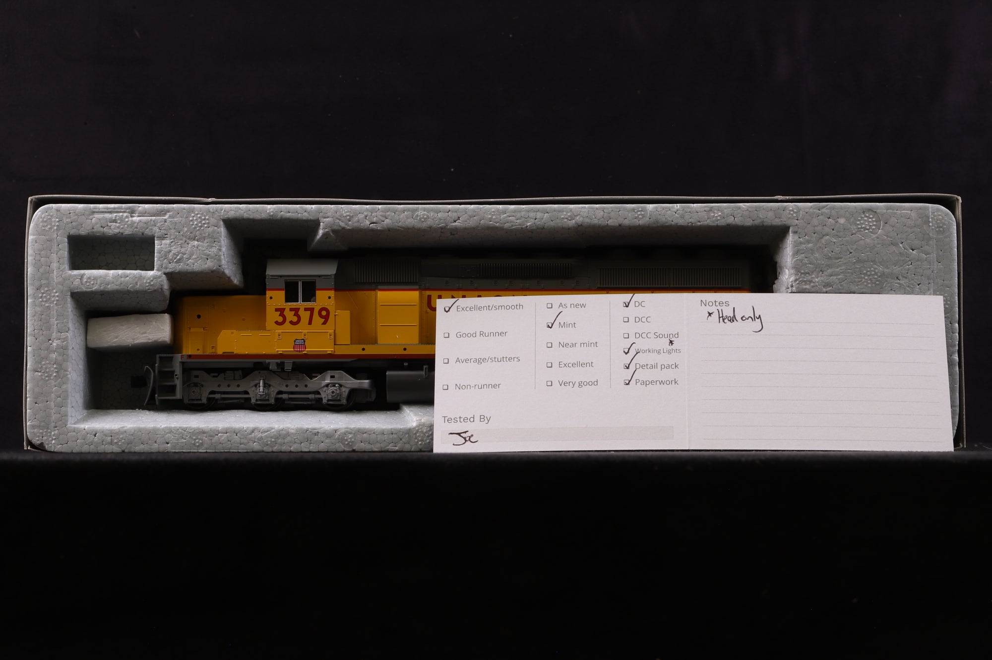 Kato HO 37-2909 EMD SD40-2 3379 in Union Pacific Livery