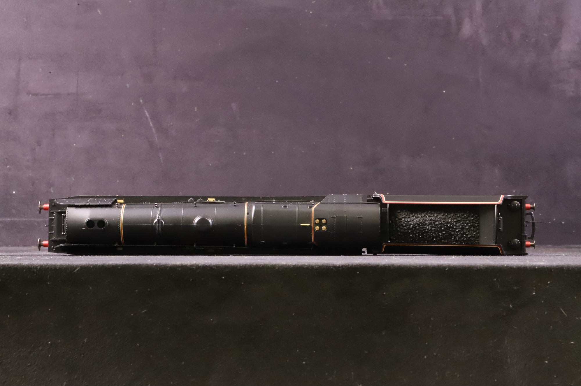 Hornby OO R2311 Duchess Class 'City of Glasgow' LMS Lined Black