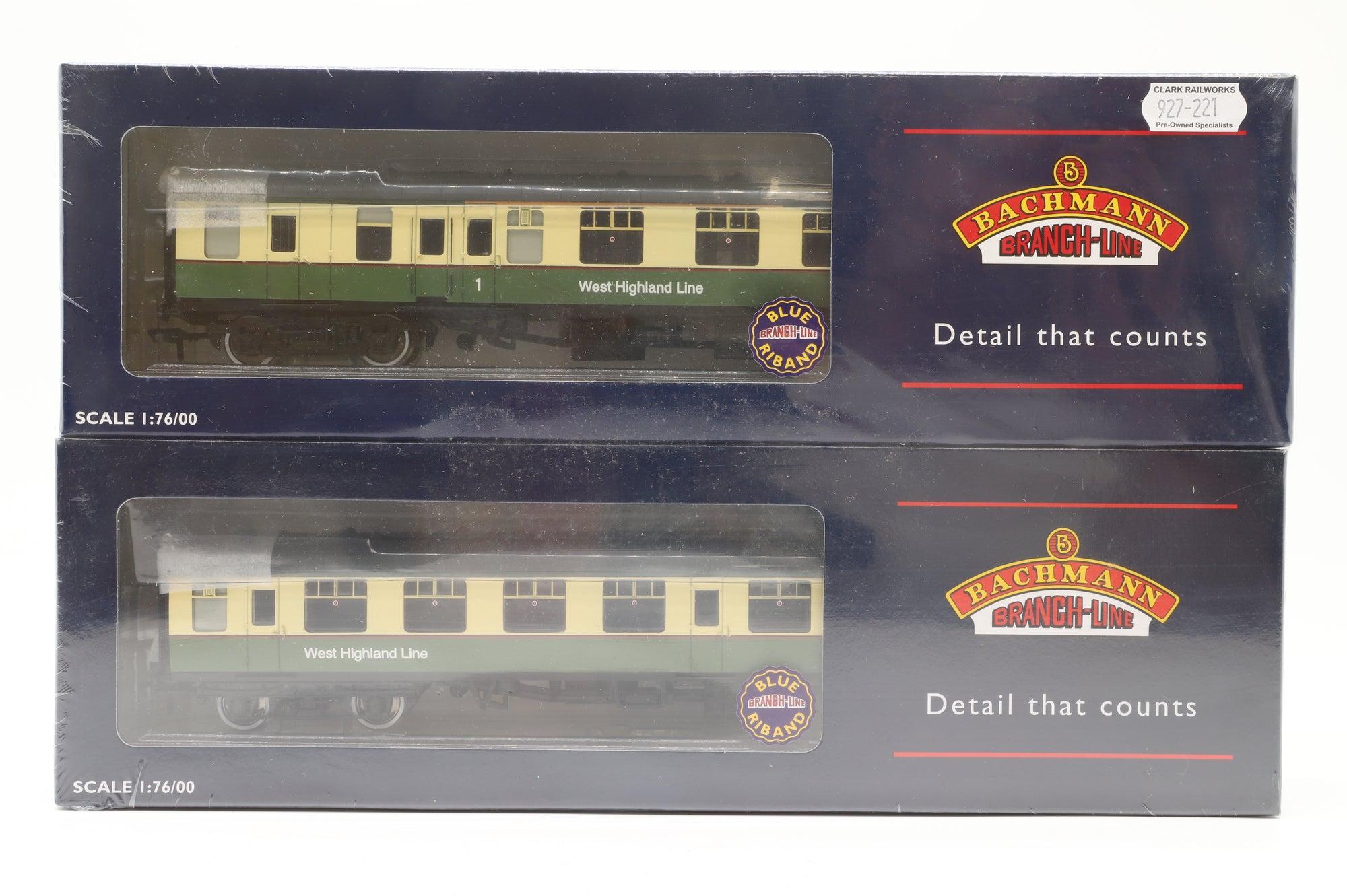 Bachmann OO 39-000Y Twin Pack of Mk1s SO?BCK in BR West Highland Line Green/Cream