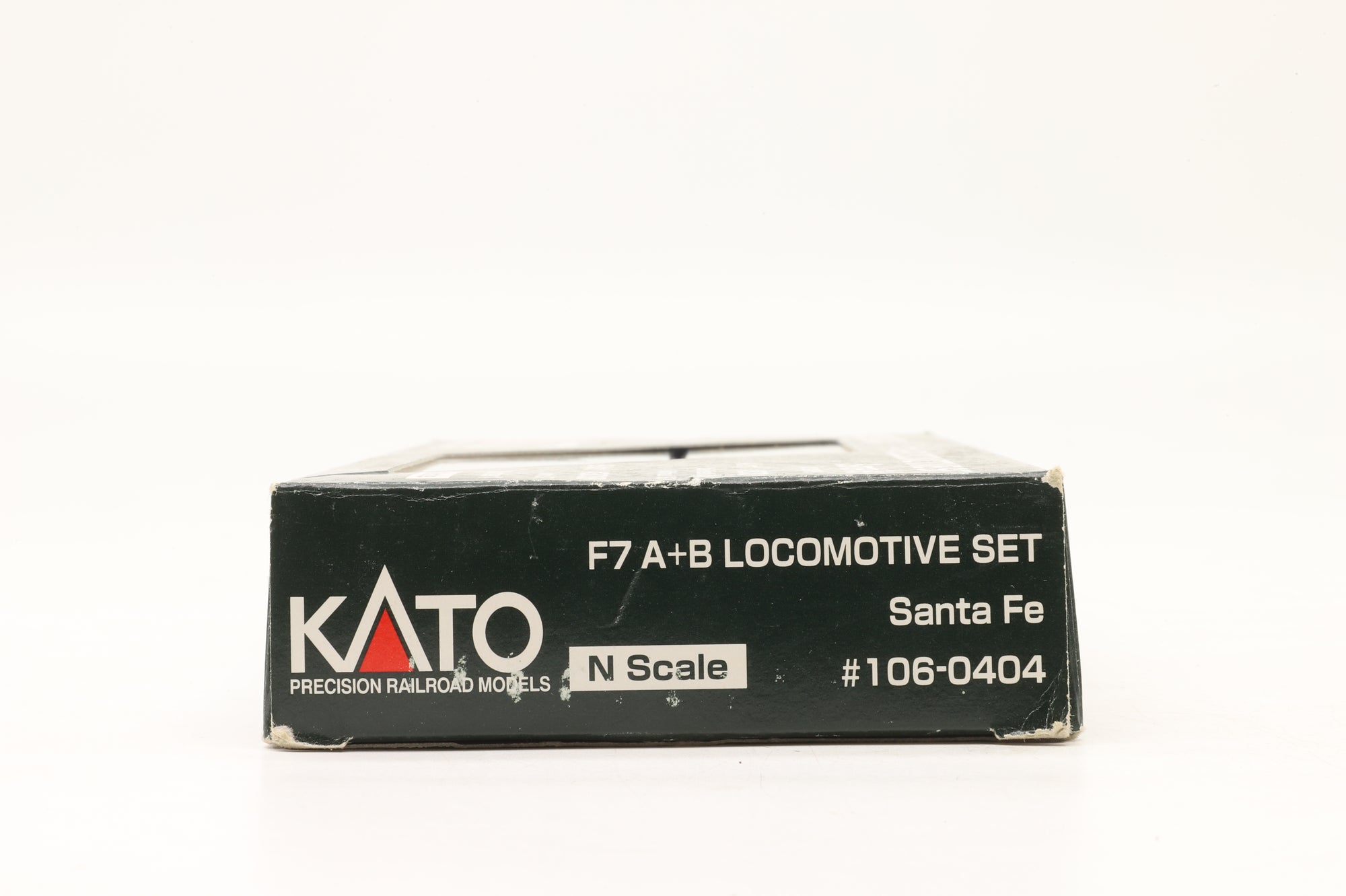 Kato N 106-0404 F7 A/B Locomotive Set 300/300B Santa Fe 'Warbonnet' Livery