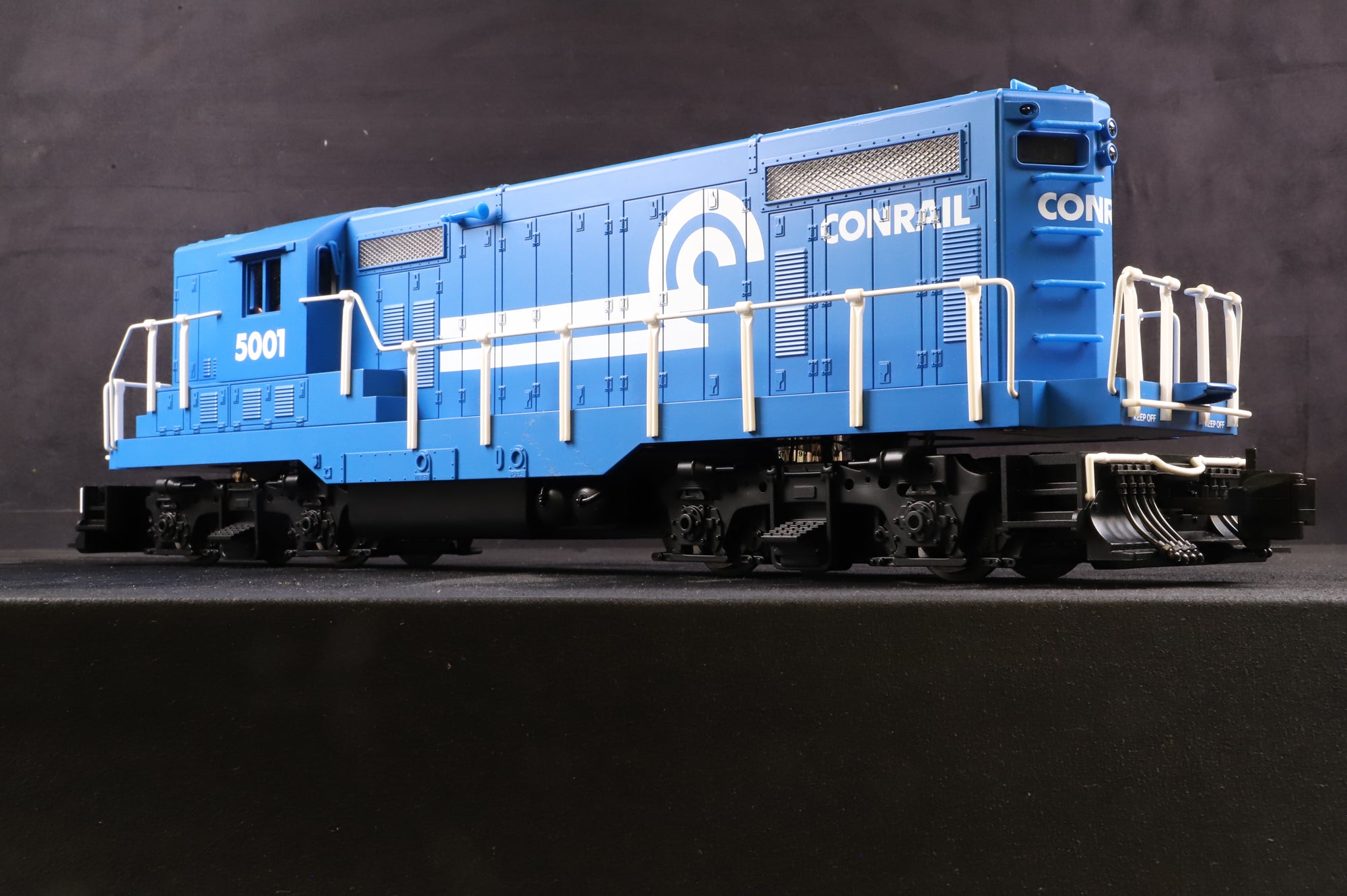 Lionel G Scale 8-85001 GP-7 Loco No.5001 in Conrail Blue - DC Sound