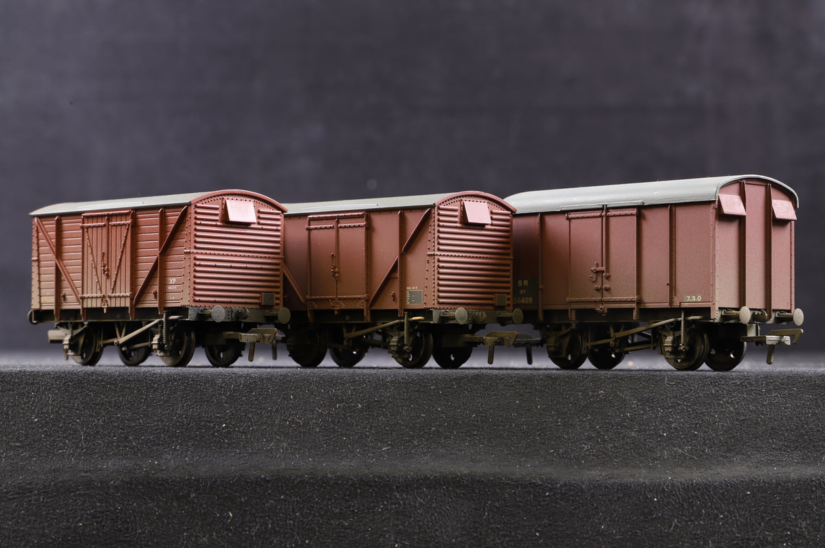 Bachmann OO Rake of 10 Box Vans