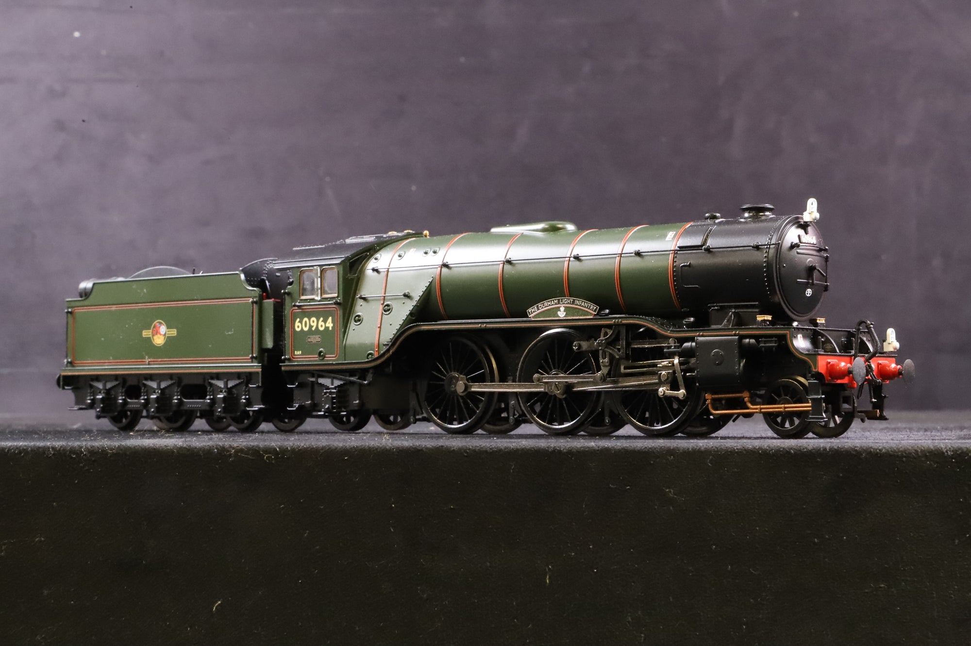 Bachmann OO 35-203ZSF LNER V2 Class '60964' 'Durham Light Infantry' BR Lined Green L/C Excl. Rails DCC Sound