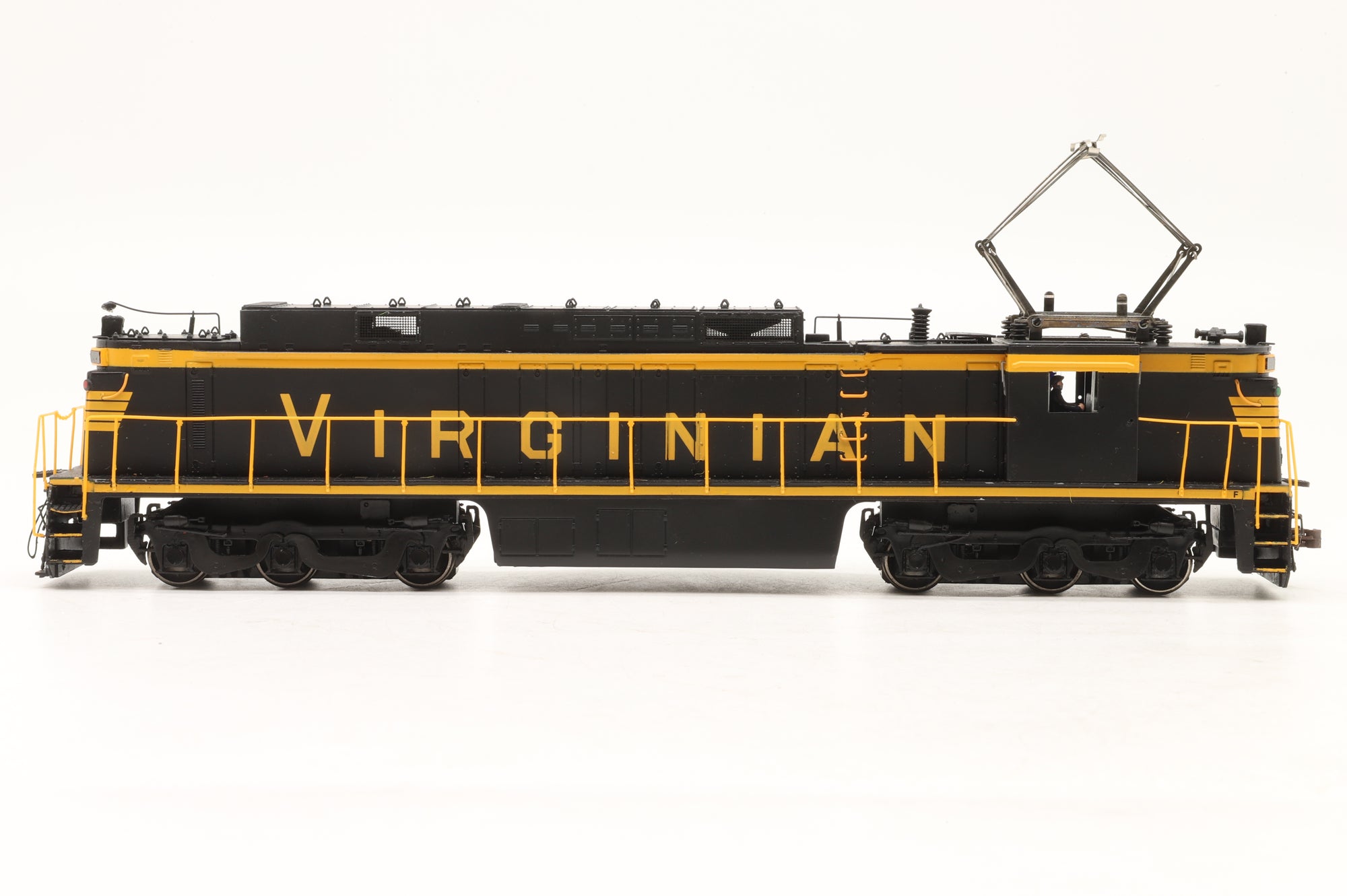 Spectrum HO 82402 GE E33 Electric Locomotive '140' Electric Locomotive