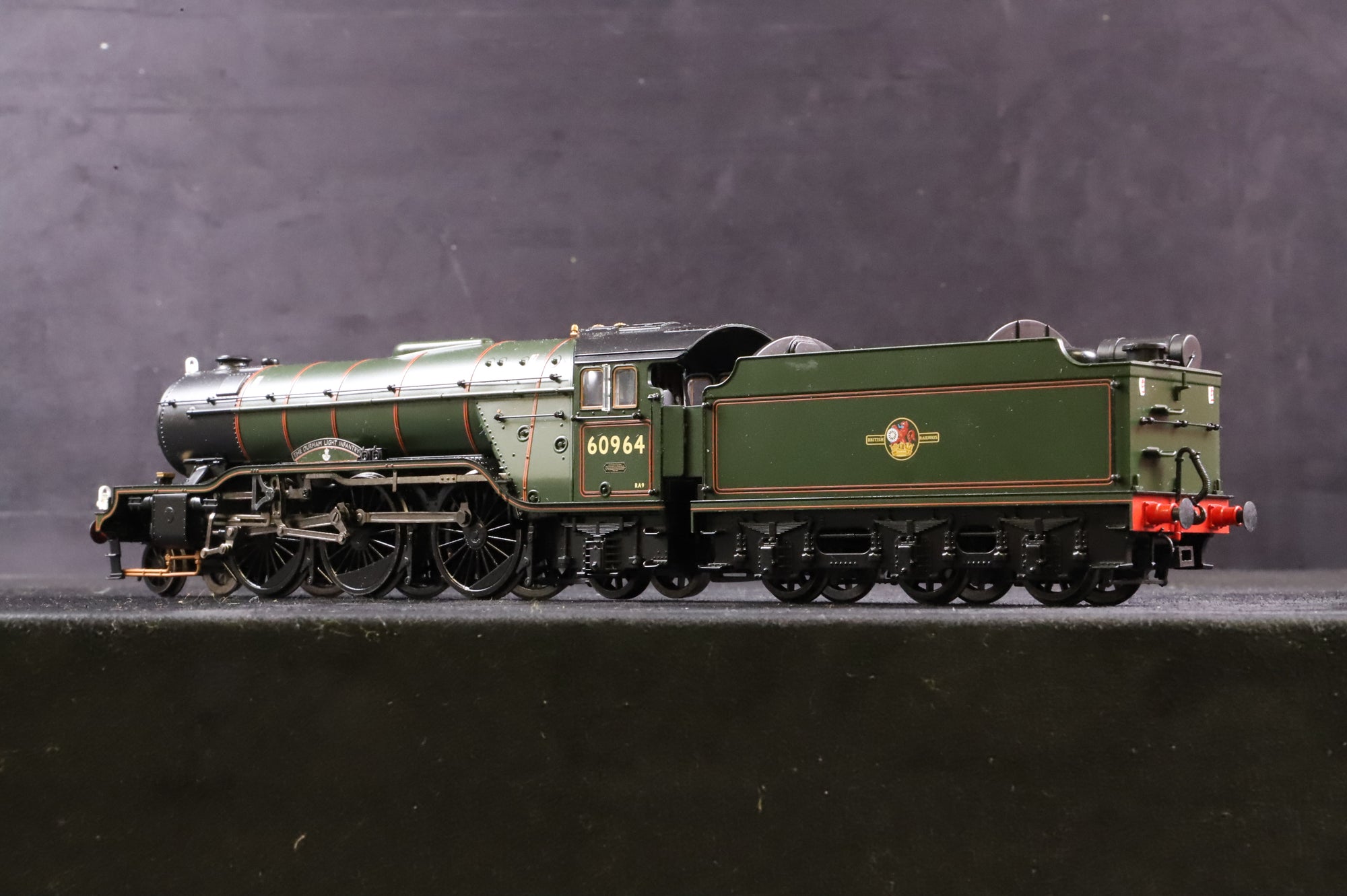 Bachmann OO 35-203ZSF LNER V2 Class '60964' 'Durham Light Infantry' BR Lined Green L/C Excl. Rails DCC Sound