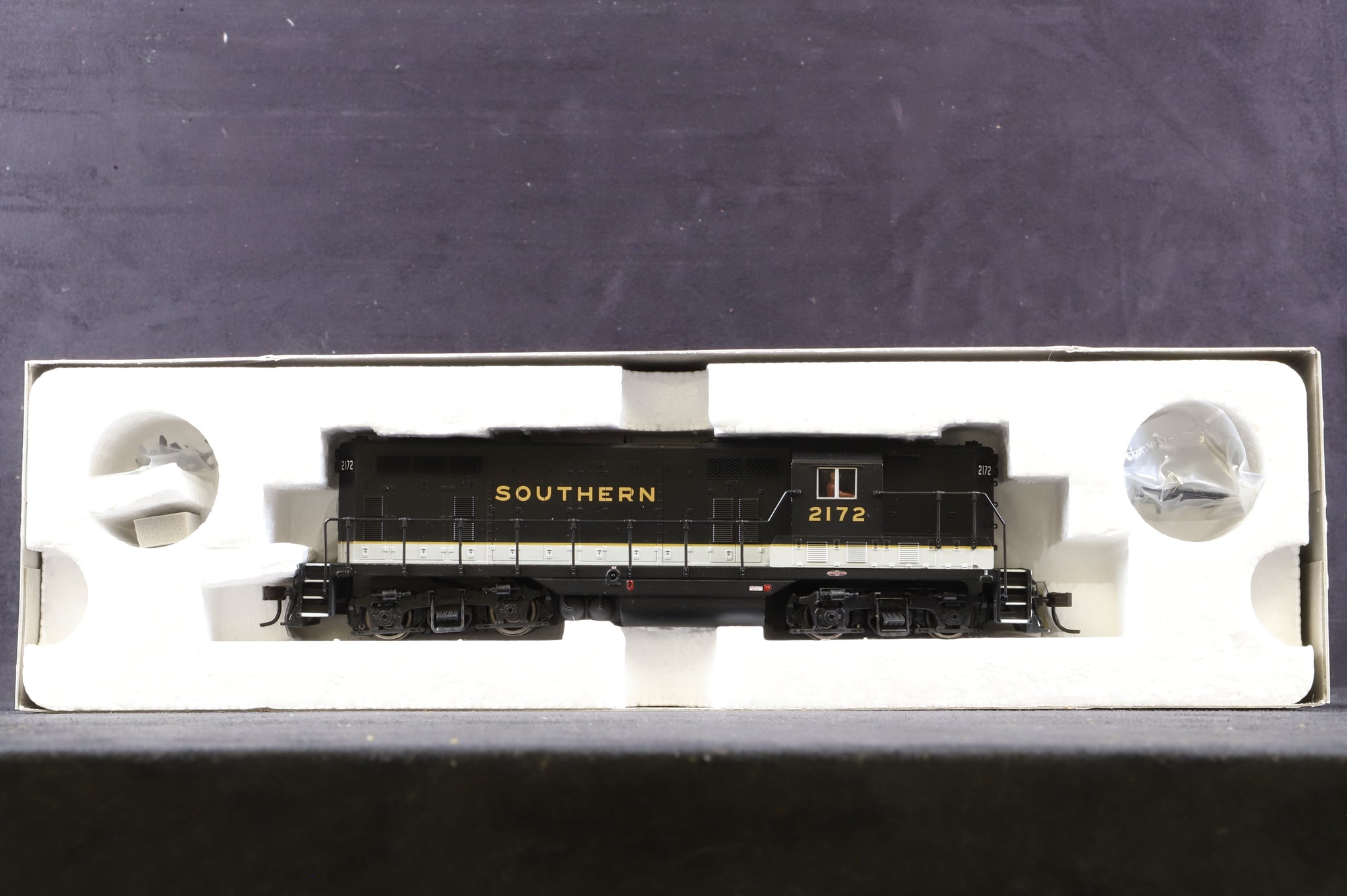 Atlas HO 8567 EMD GP-7 Diesel Locomotive Southern '2172'