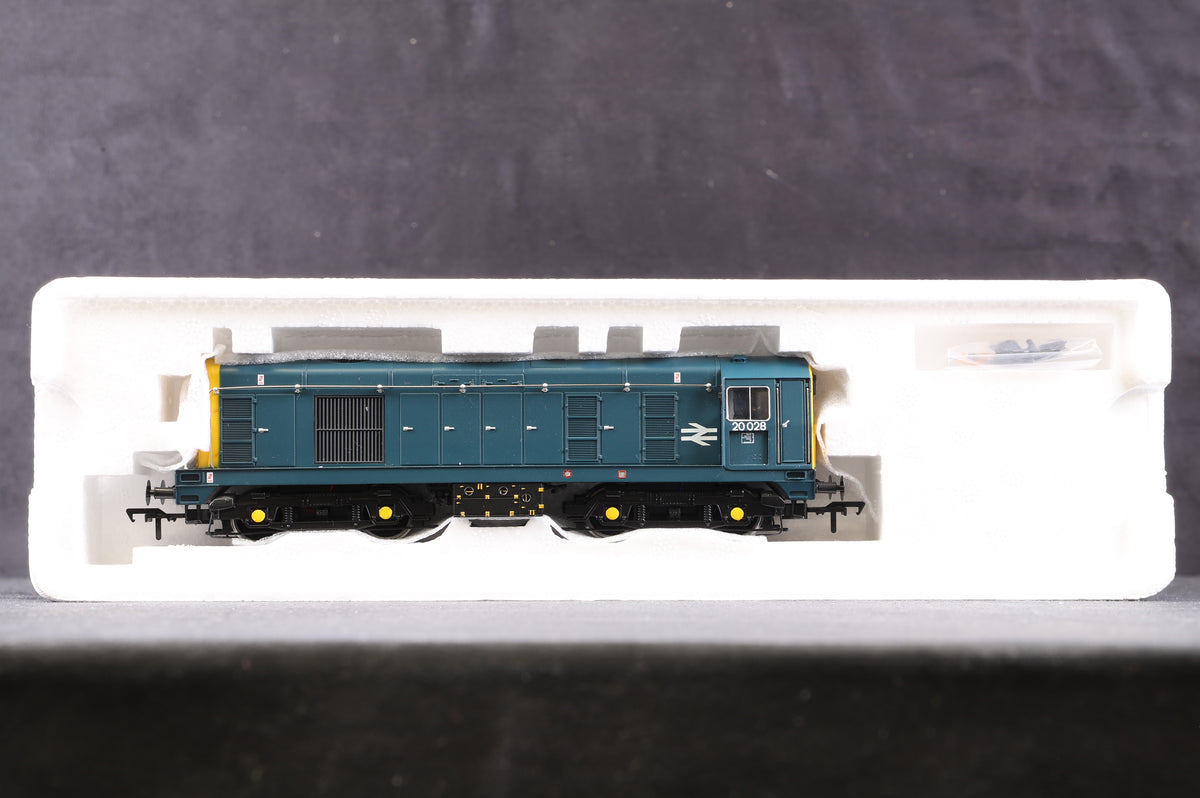 Bachmann OO 32-041 Class 20 Diesel &#39;20028&#39; BR Blue w/ Disc/ Tablet Catcher Recesses