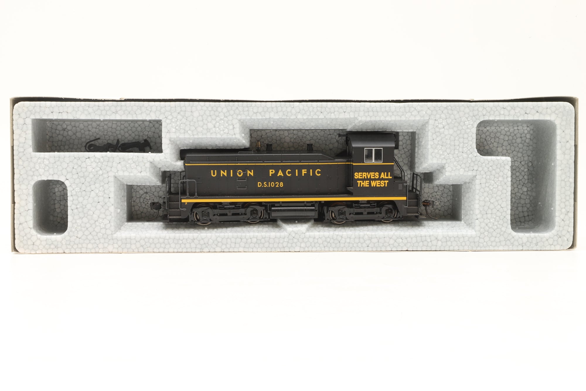 Kato HO 37-10E EMD NW2 Phase I Union Pacific #1028
