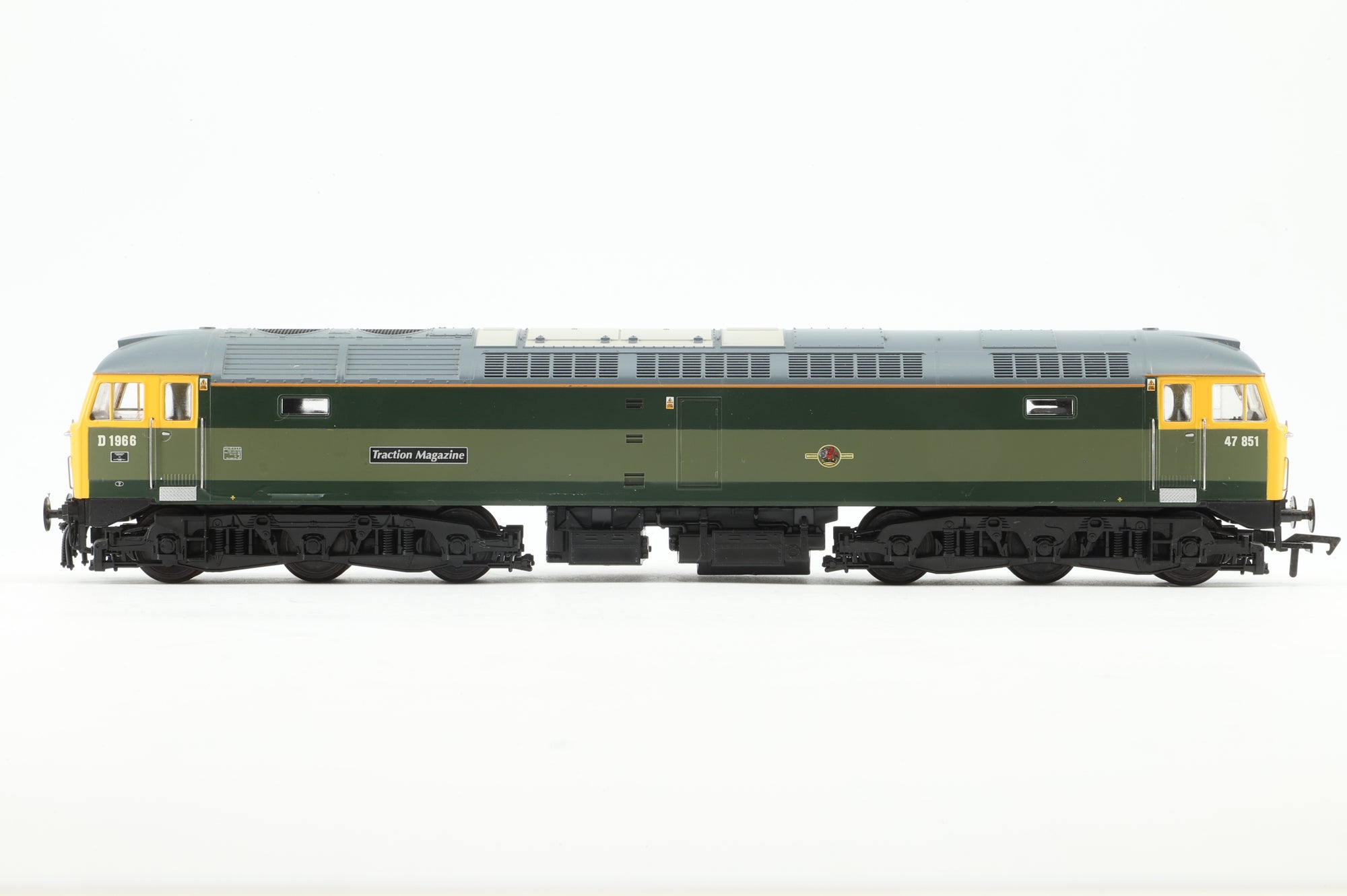 Heljan OO 4666 Class 47 Diesel '47851/D1966' 'Traction Magazine' BR Heritage Green