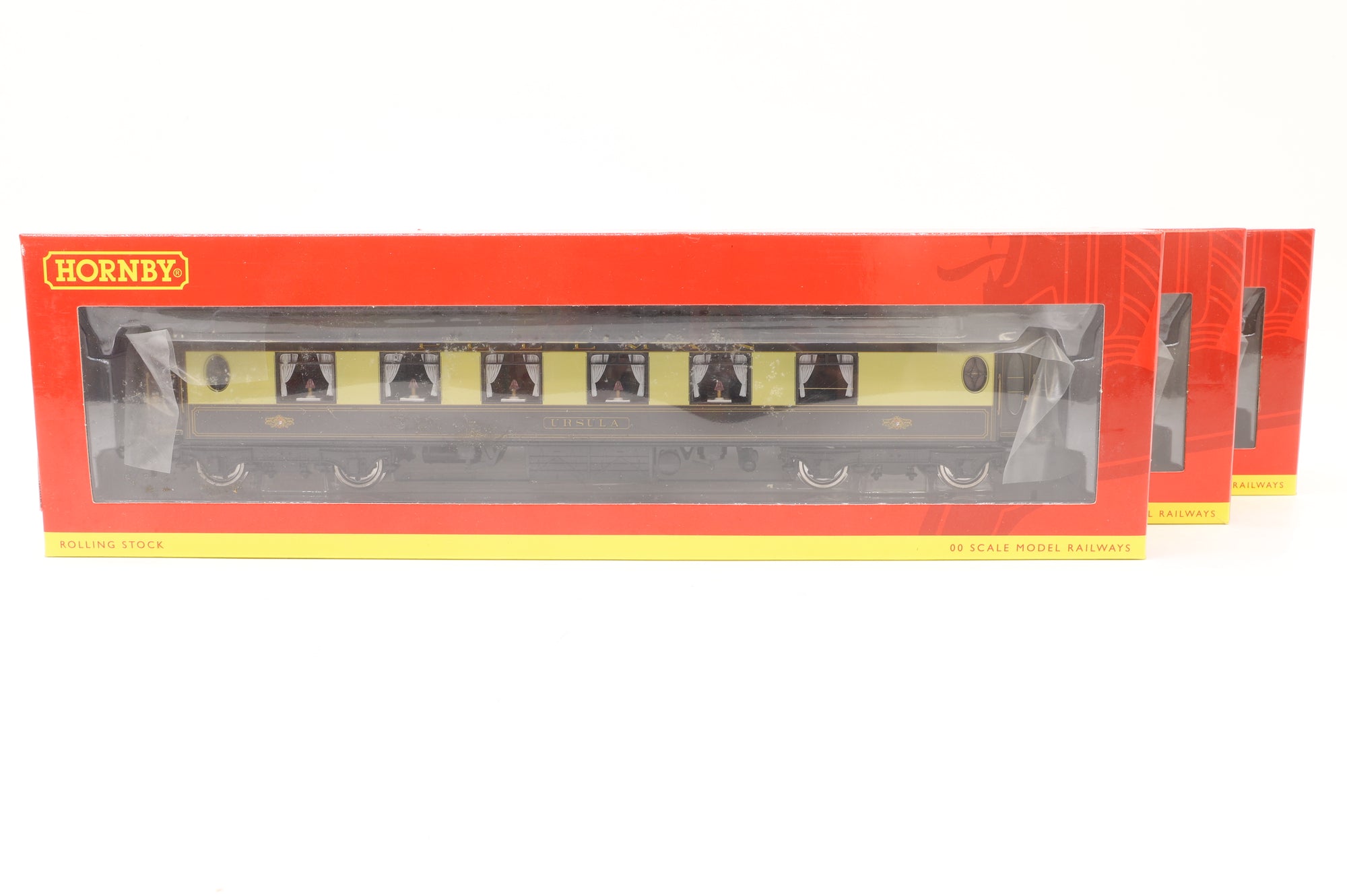 Hornby OO Rake Of 3 Pullman Cars Inc. R4693, R4694 & R4697