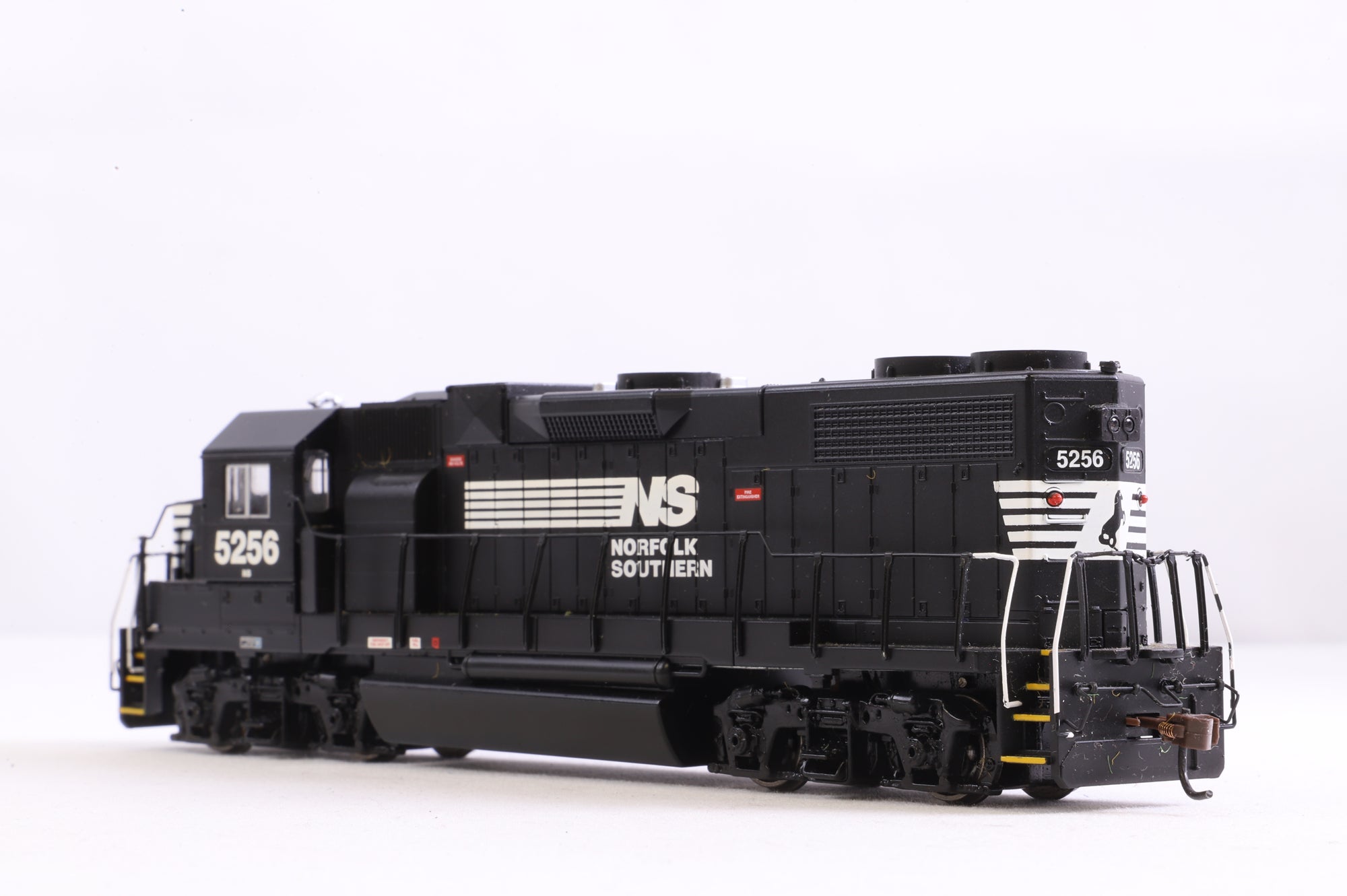 Bachmann HO 61102 GP38-2 Diesel Locomotive Norfolk Southern DCC Fitted