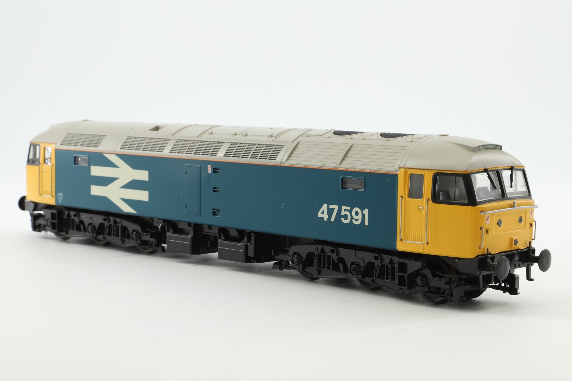 Heljan OO 4800 Class 47 47591 in BR Blue w/ Large Logos