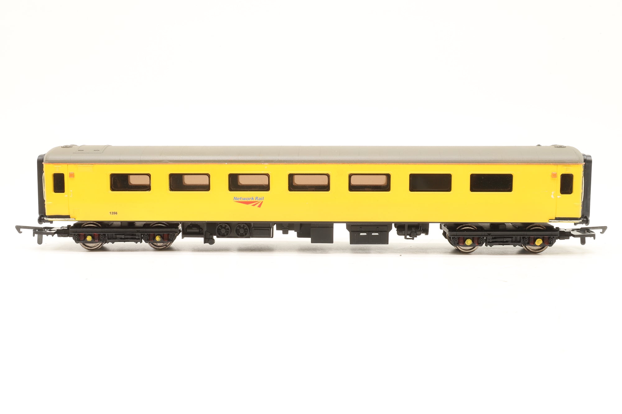 Custom OO Rake of 4x Mk2F Coaches in Network Rail Yellow