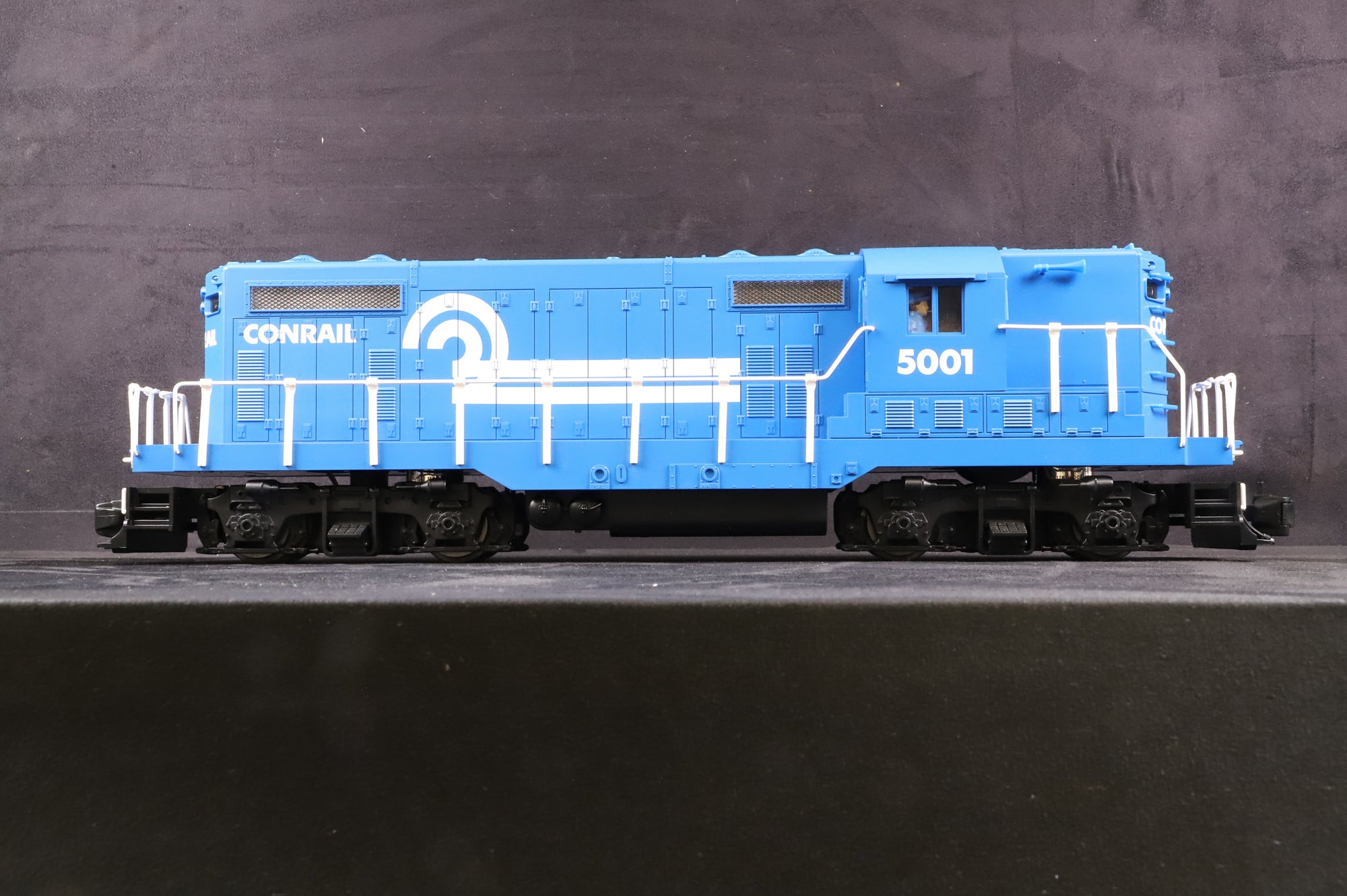 Lionel G Scale 8-85001 GP-7 Loco No.5001 in Conrail Blue - DC Sound