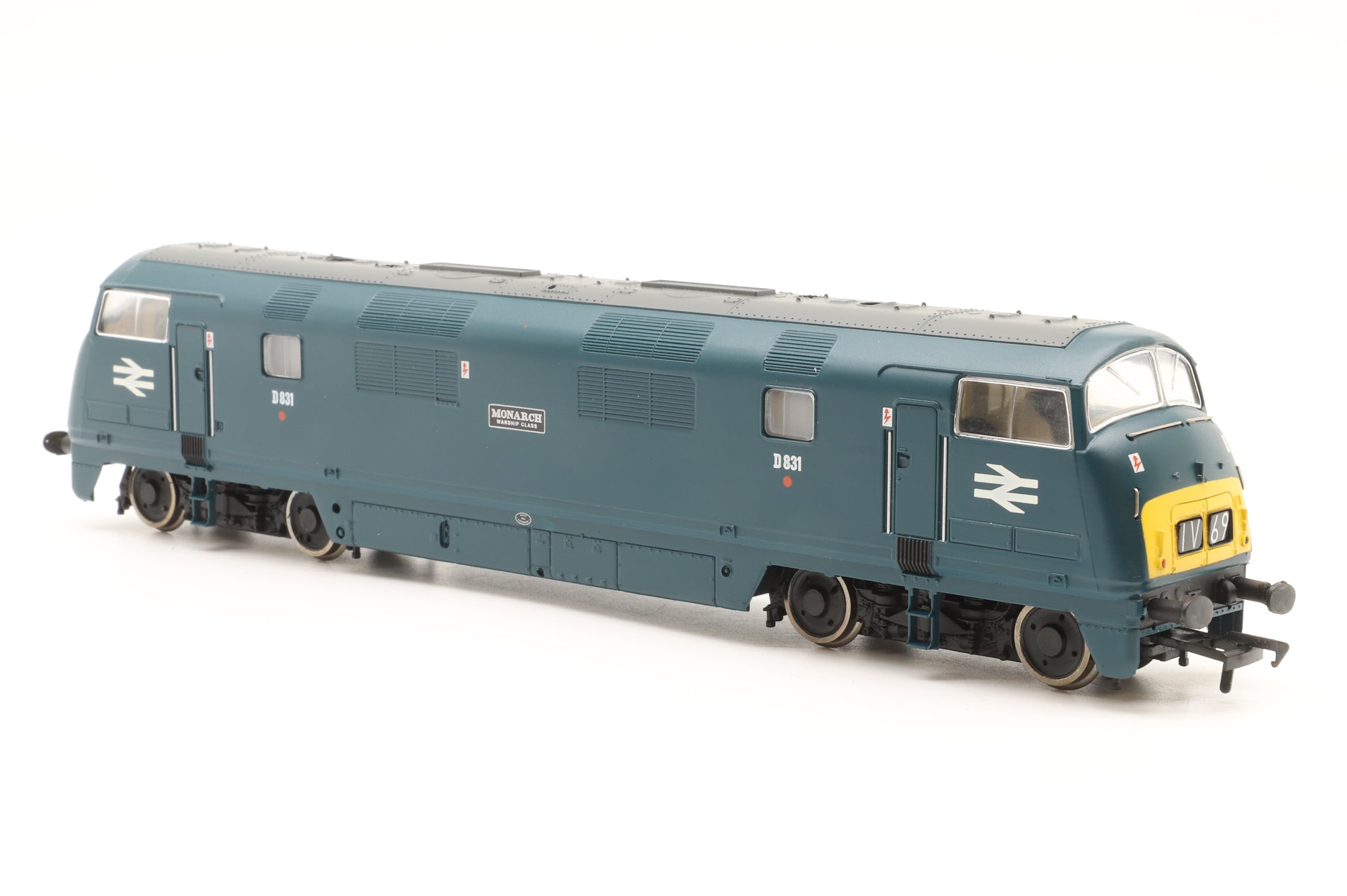 Bachmann OO 32-054 Class 42 Warship 'D831' 'Monarch' BR Blue DCC Sound