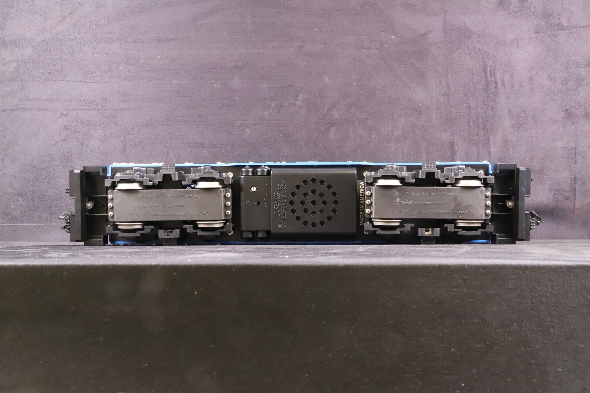 Lionel G Scale 8-85001 GP-7 Loco No.5001 in Conrail Blue - DC Sound