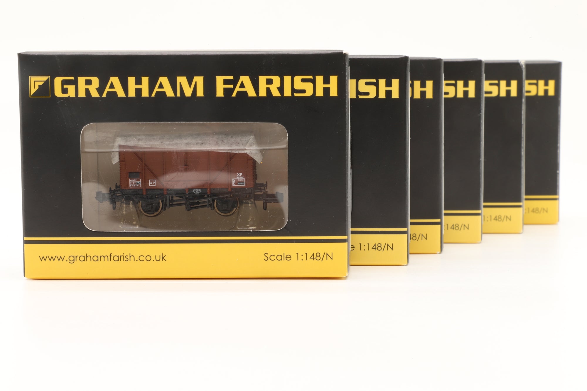 Graham Farish N Rake of 6 10 & 10 Ton Bauxite Vans