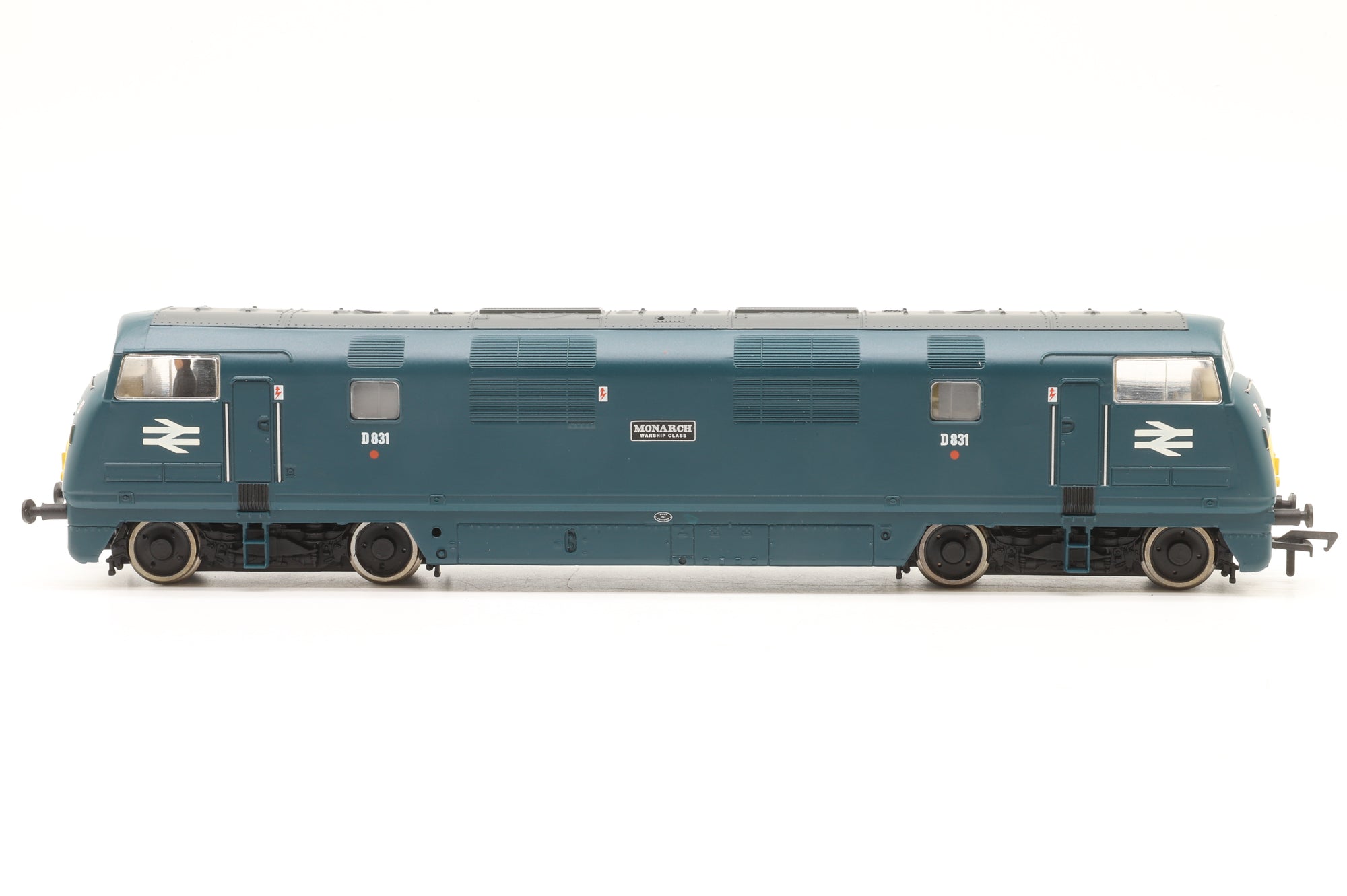 Bachmann OO 32-054 Class 42 Warship 'D831' 'Monarch' BR Blue DCC Sound