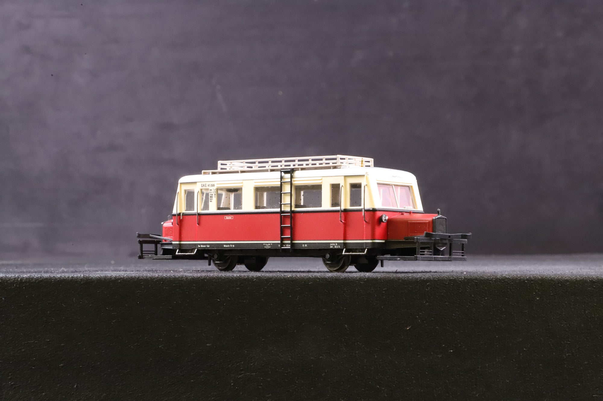Bemo HO 1609 BR VT 0506 Diesel Railbus in Crimson & Cream