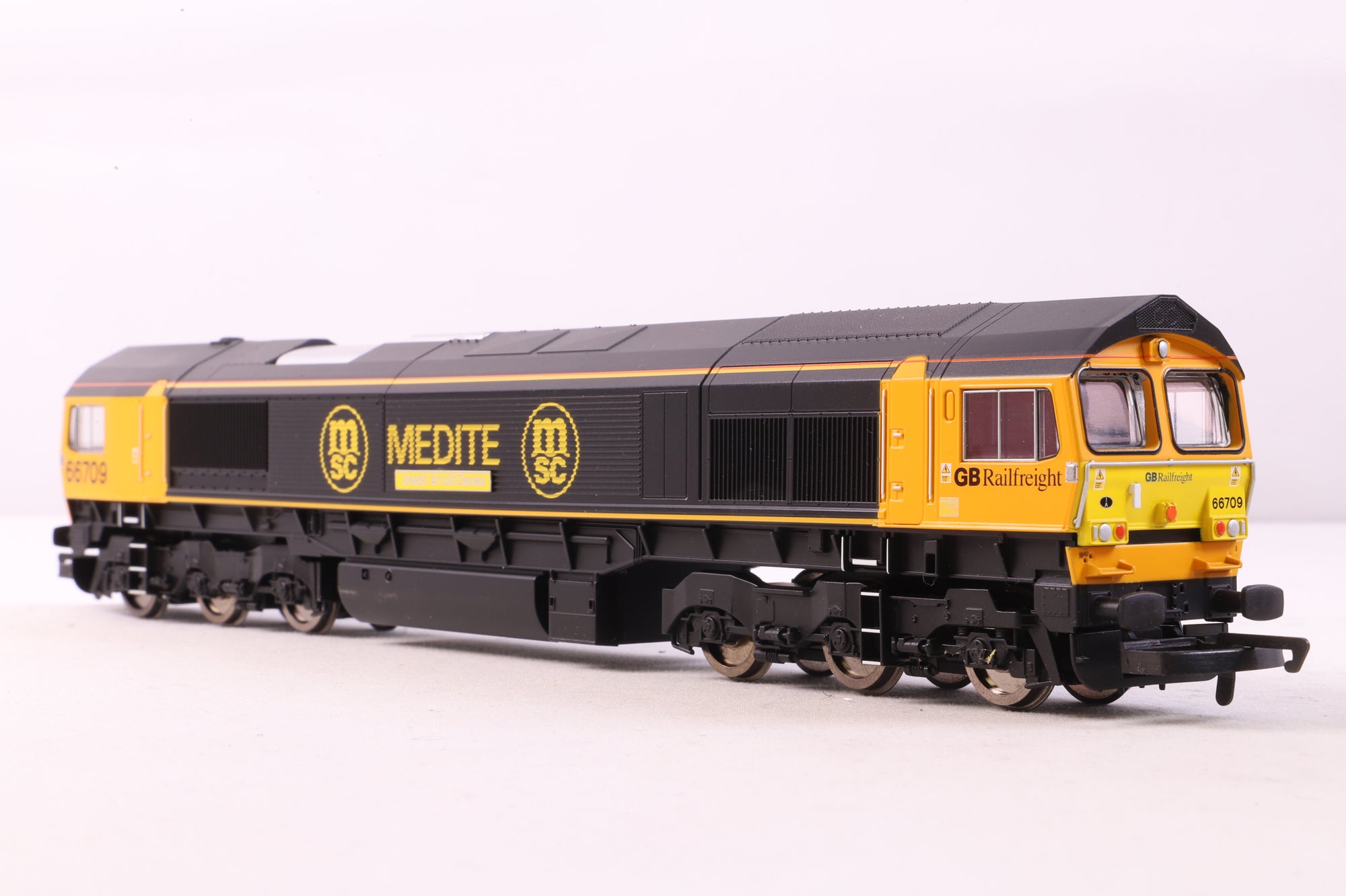 Hornby OO R2650 Class 66 '66709' 'Joseph Arnold Davies' Medite DCC Fitted